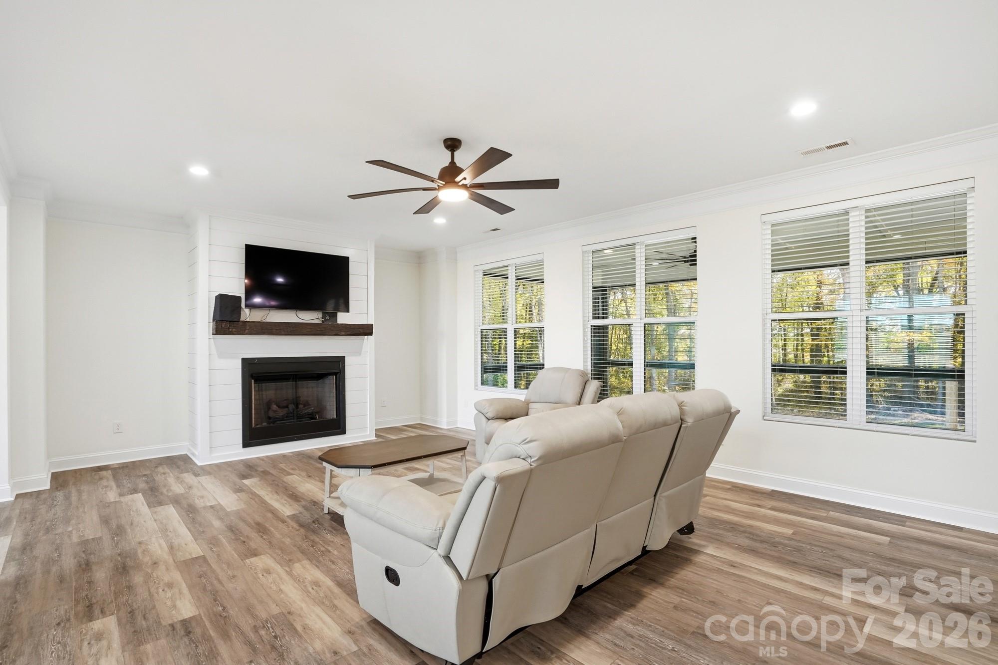 Family Room w/Gas Fireplace - 4105 Parkwood School Road, Monroe