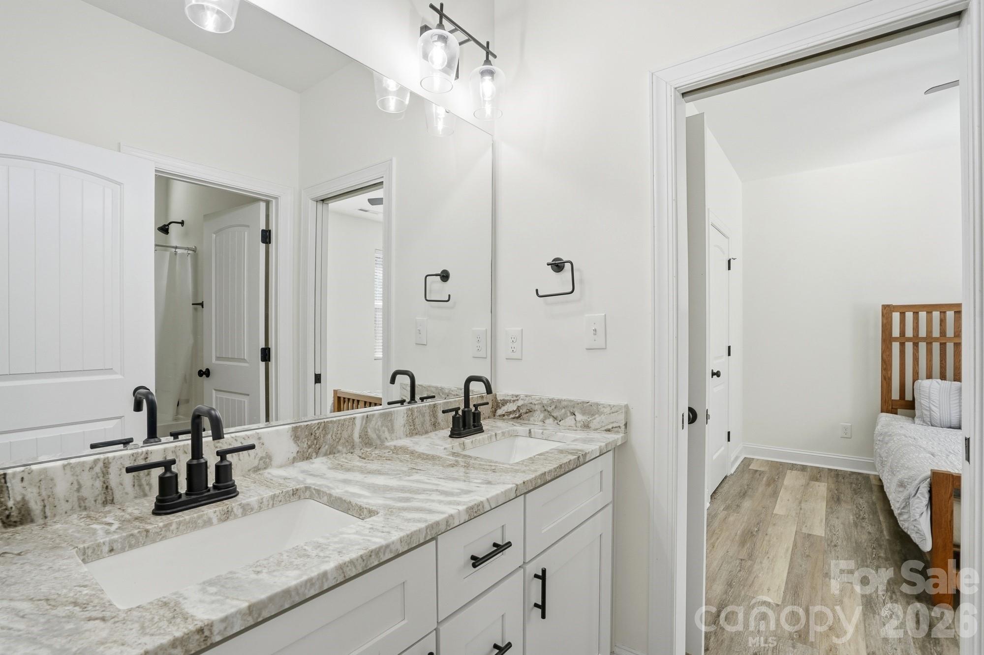 Jack/Jill Bath - 4105 Parkwood School Road, Monroe