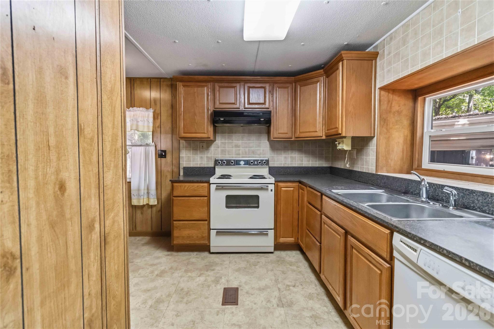 Single Family Residence at 2228 Lannie Lane, Rock Hill, photo 12 of 30