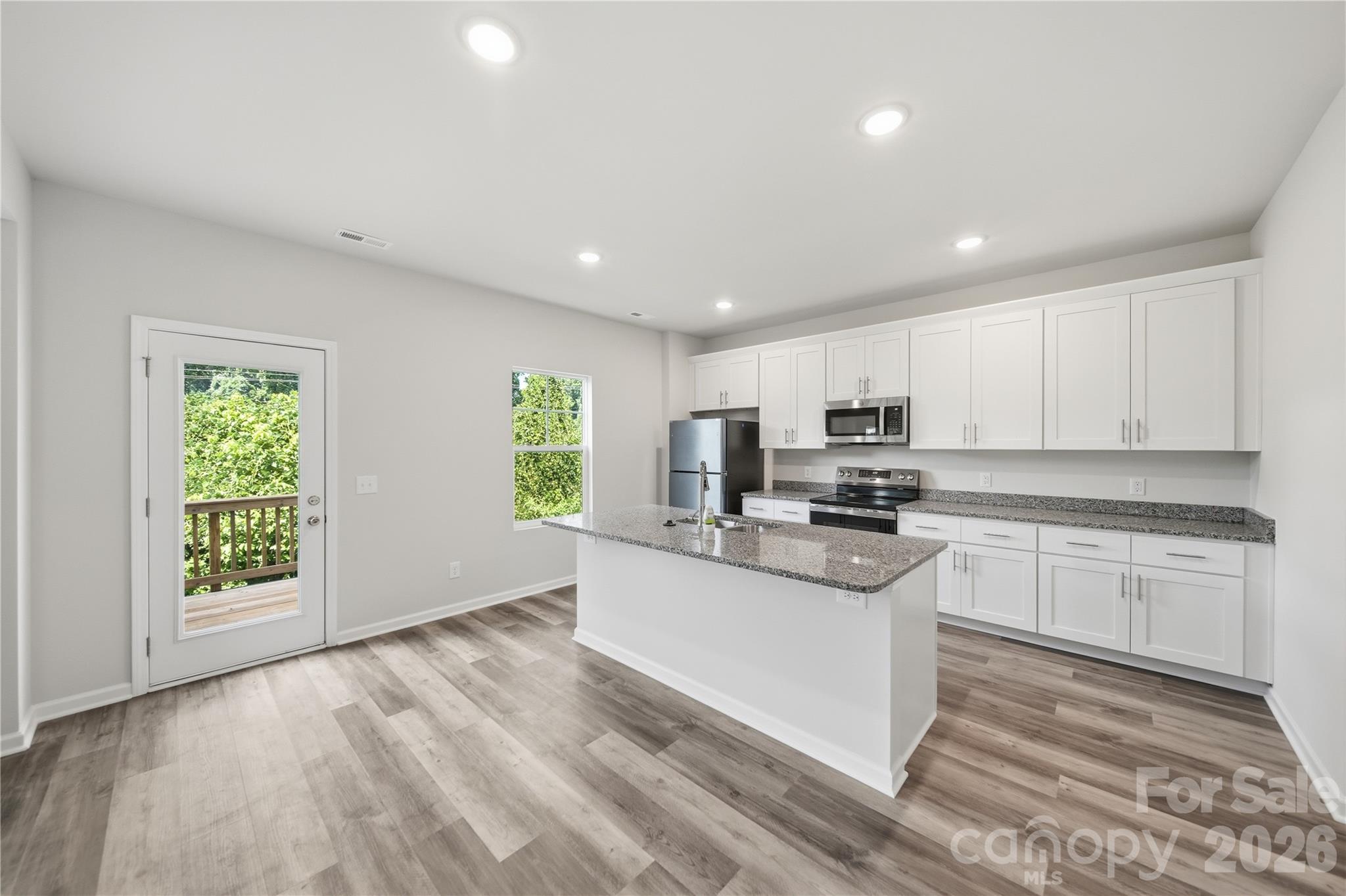 Kitchen - 470 Woodberry Drive, Mooresville