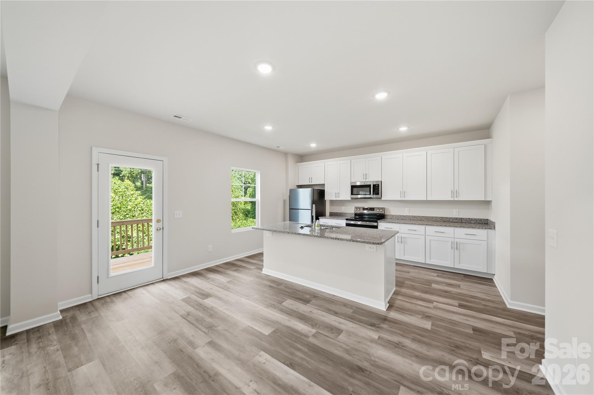 Single Family Residence at 470 Woodberry Drive, Mooresville, photo 9 of 28