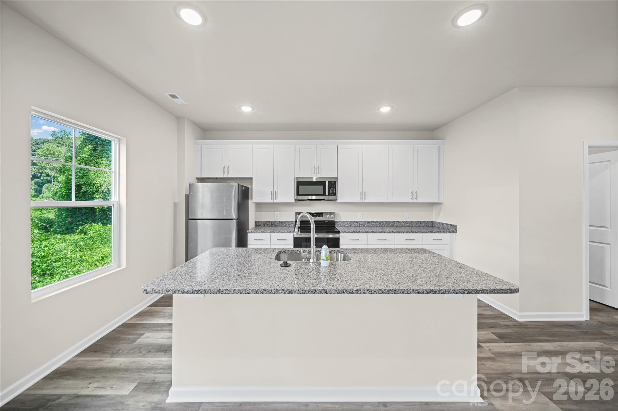 Large Island - 470 Woodberry Drive, Mooresville