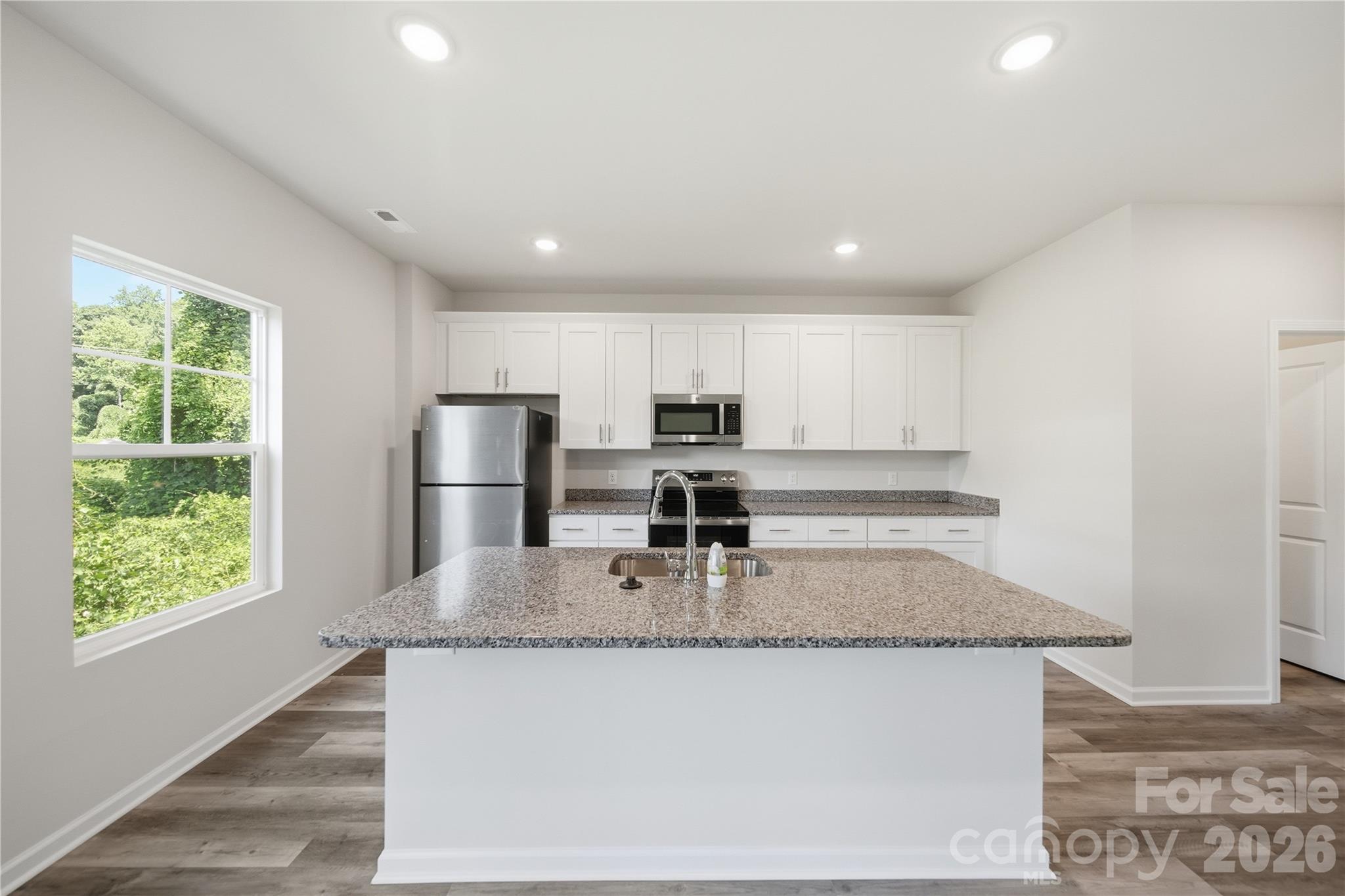 Bright Kitchen - 470 Woodberry Drive, Mooresville