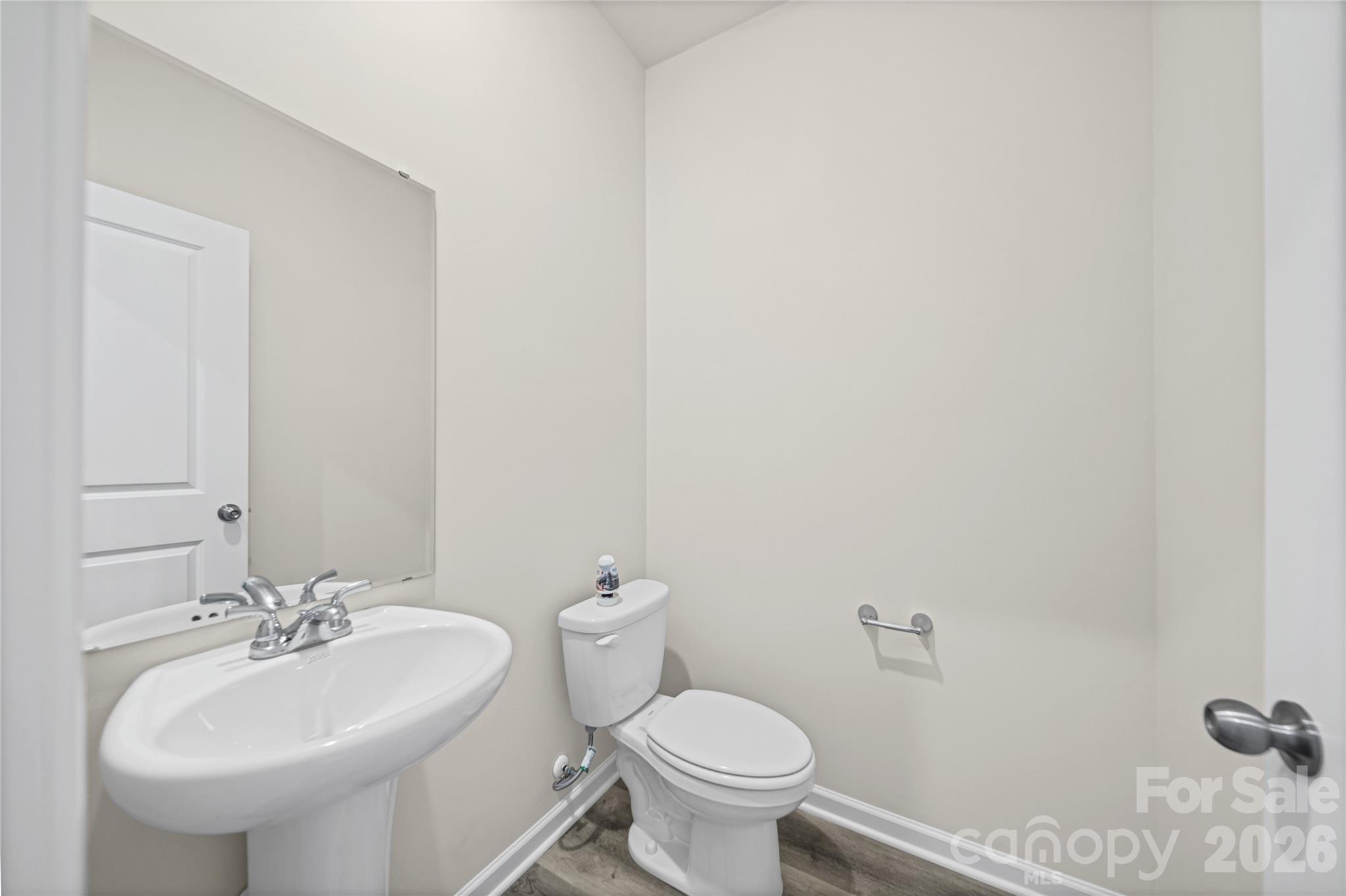 Powder Room - 470 Woodberry Drive, Mooresville