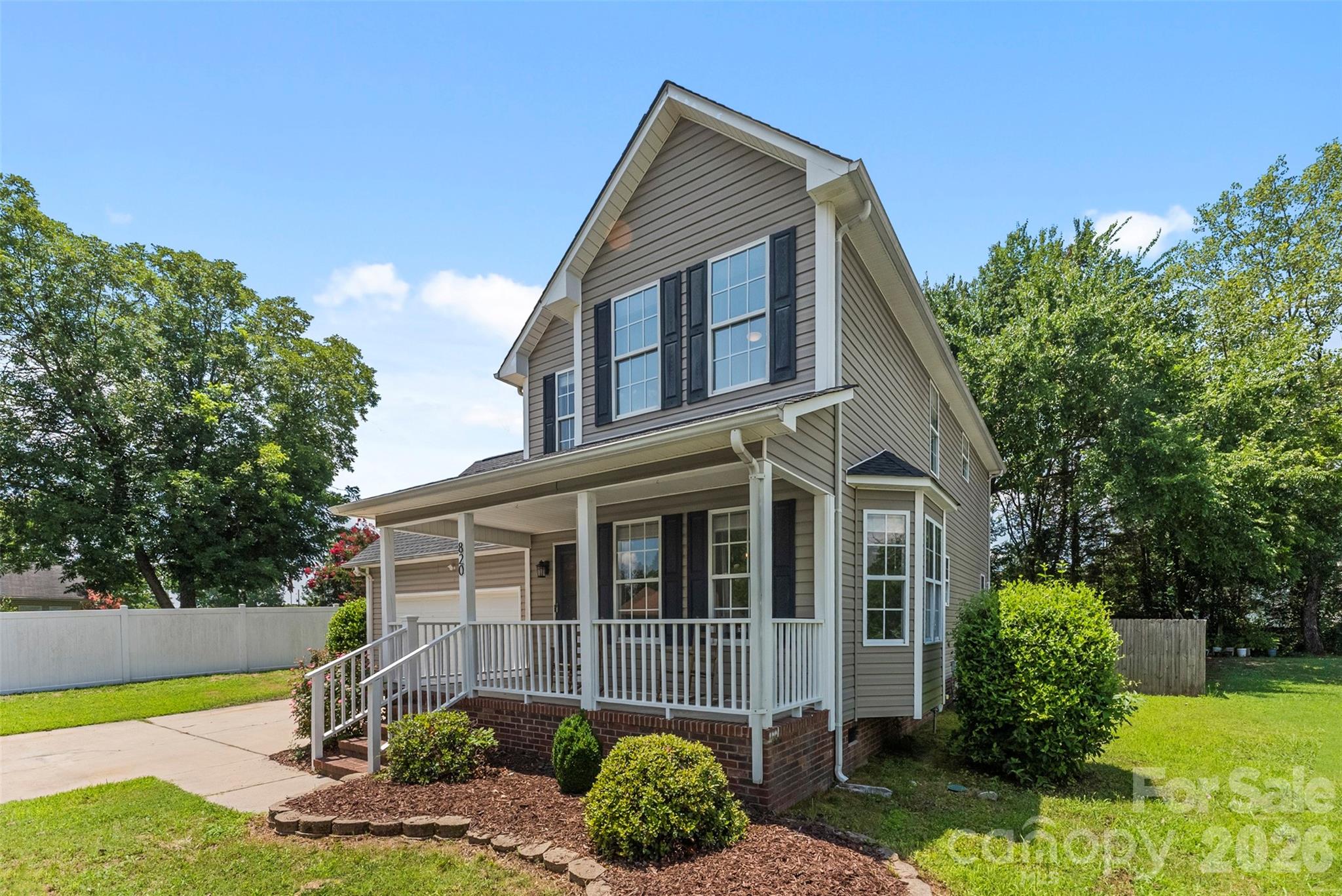 Single Family Residence at 820 Saint Andrews Place, Concord, photo 2 of 34