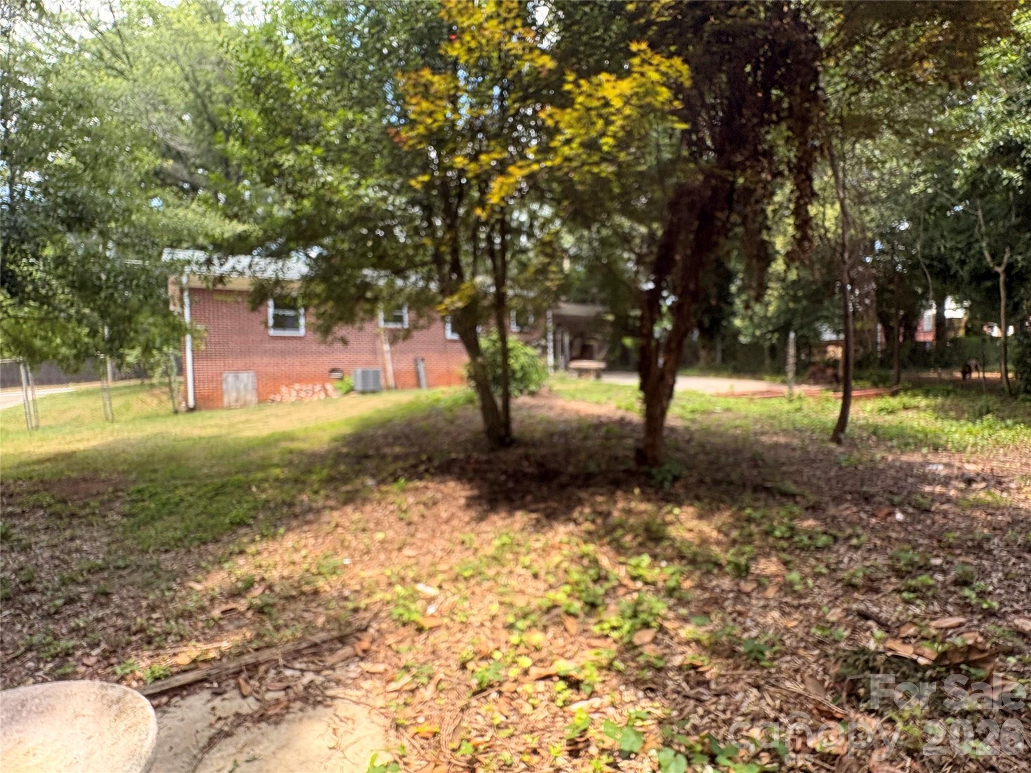 View of backyard - 725 5th Avenue SW, Hickory