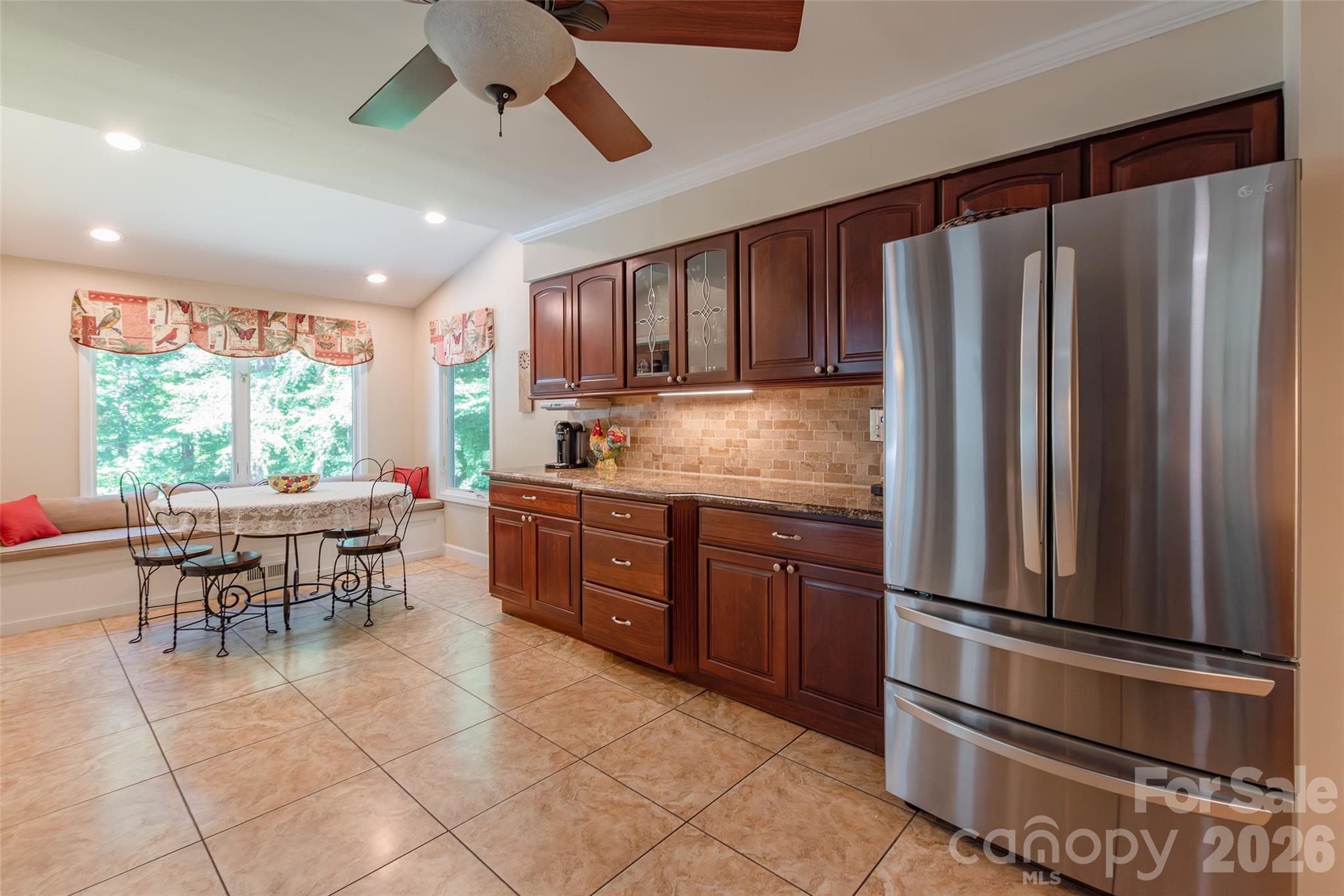 Single Family Residence at 1326 Clifflure Lane, Fort Mill, photo 11 of 41