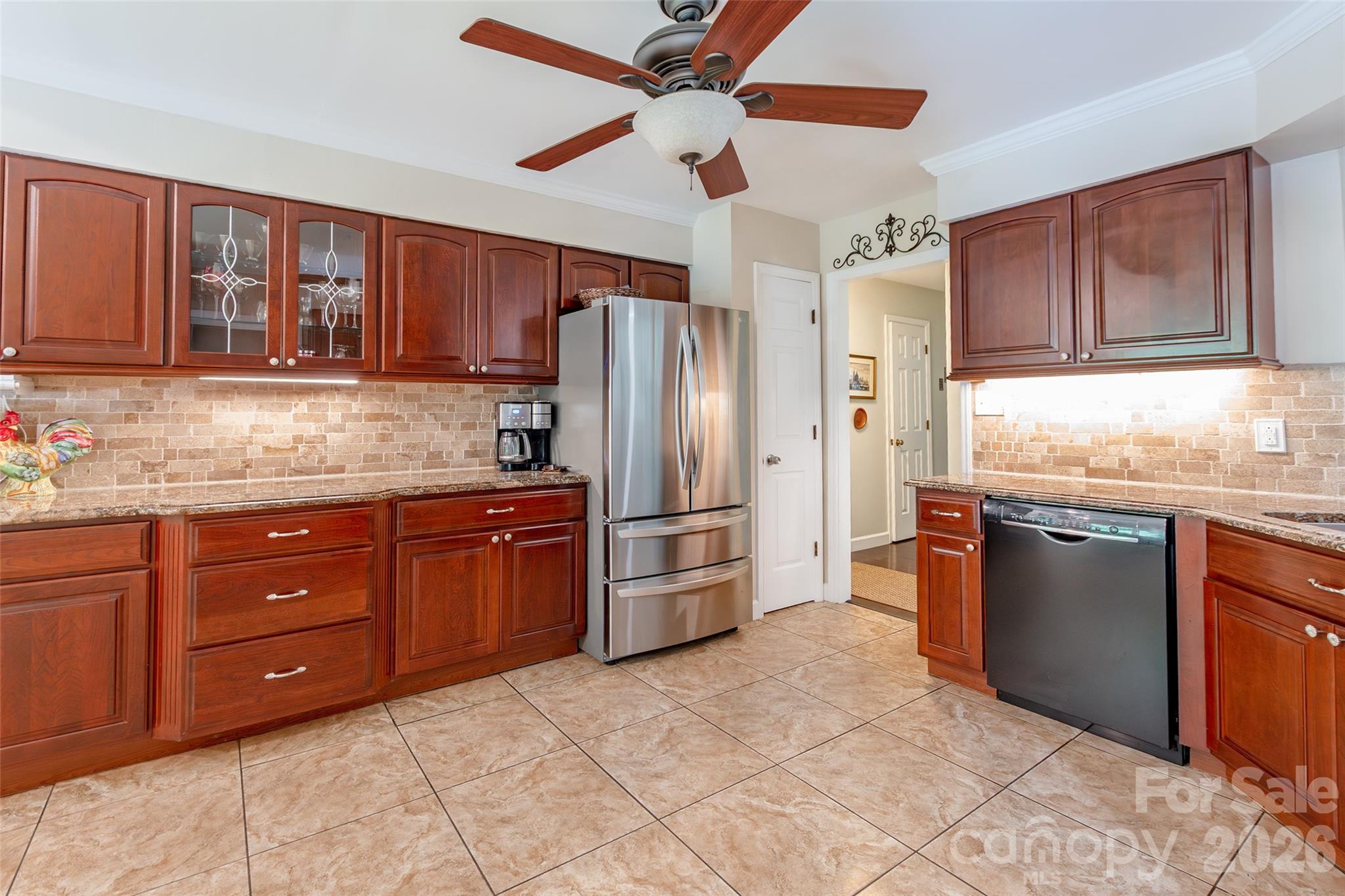 Single Family Residence at 1326 Clifflure Lane, Fort Mill, photo 13 of 41