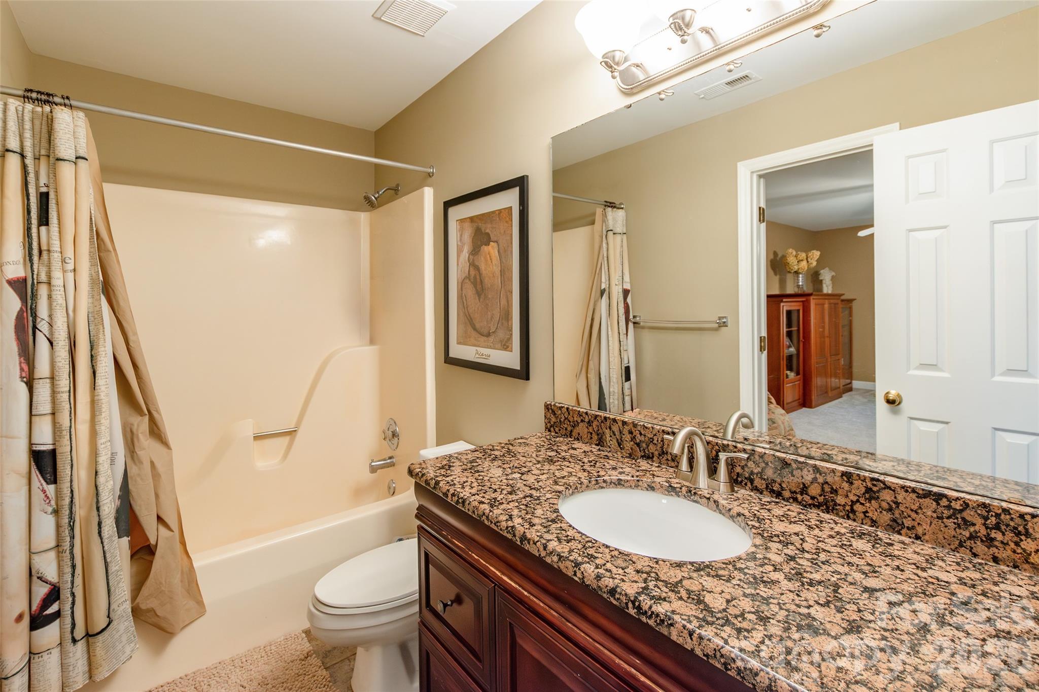 Single Family Residence at 1326 Clifflure Lane, Fort Mill, photo 30 of 41