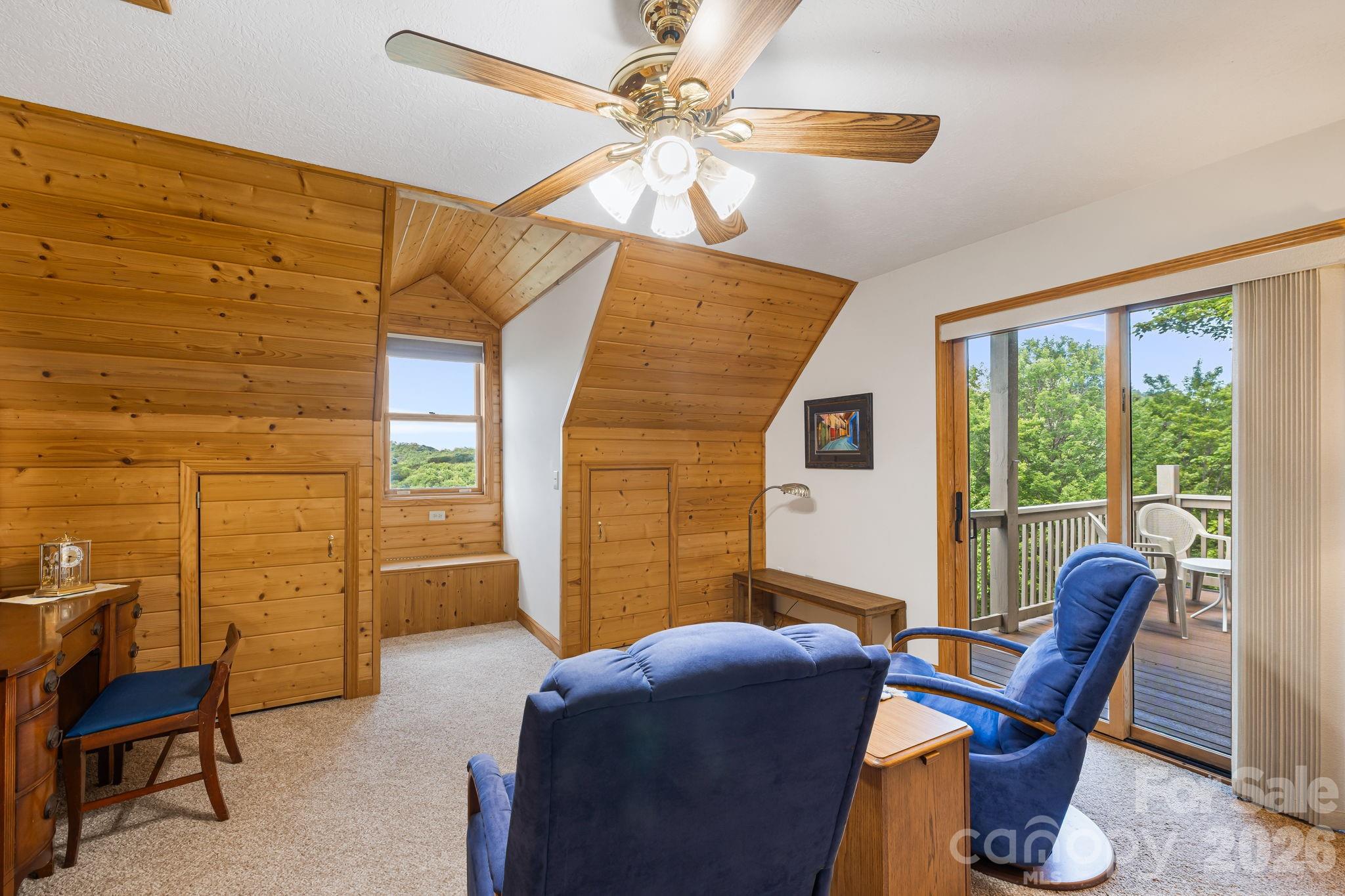 Sitting Area-BR - 299 Basswood Road, Hot Springs