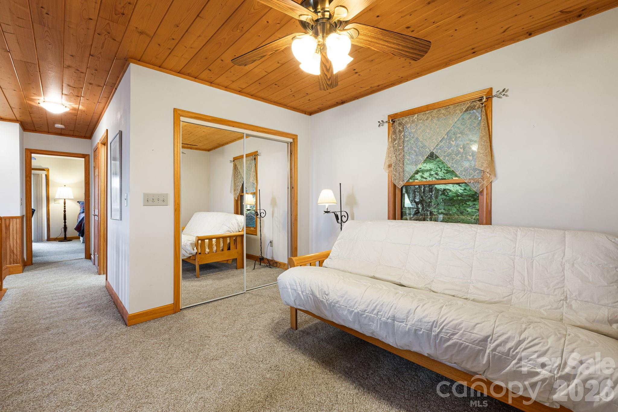 Loft BR - 299 Basswood Road, Hot Springs