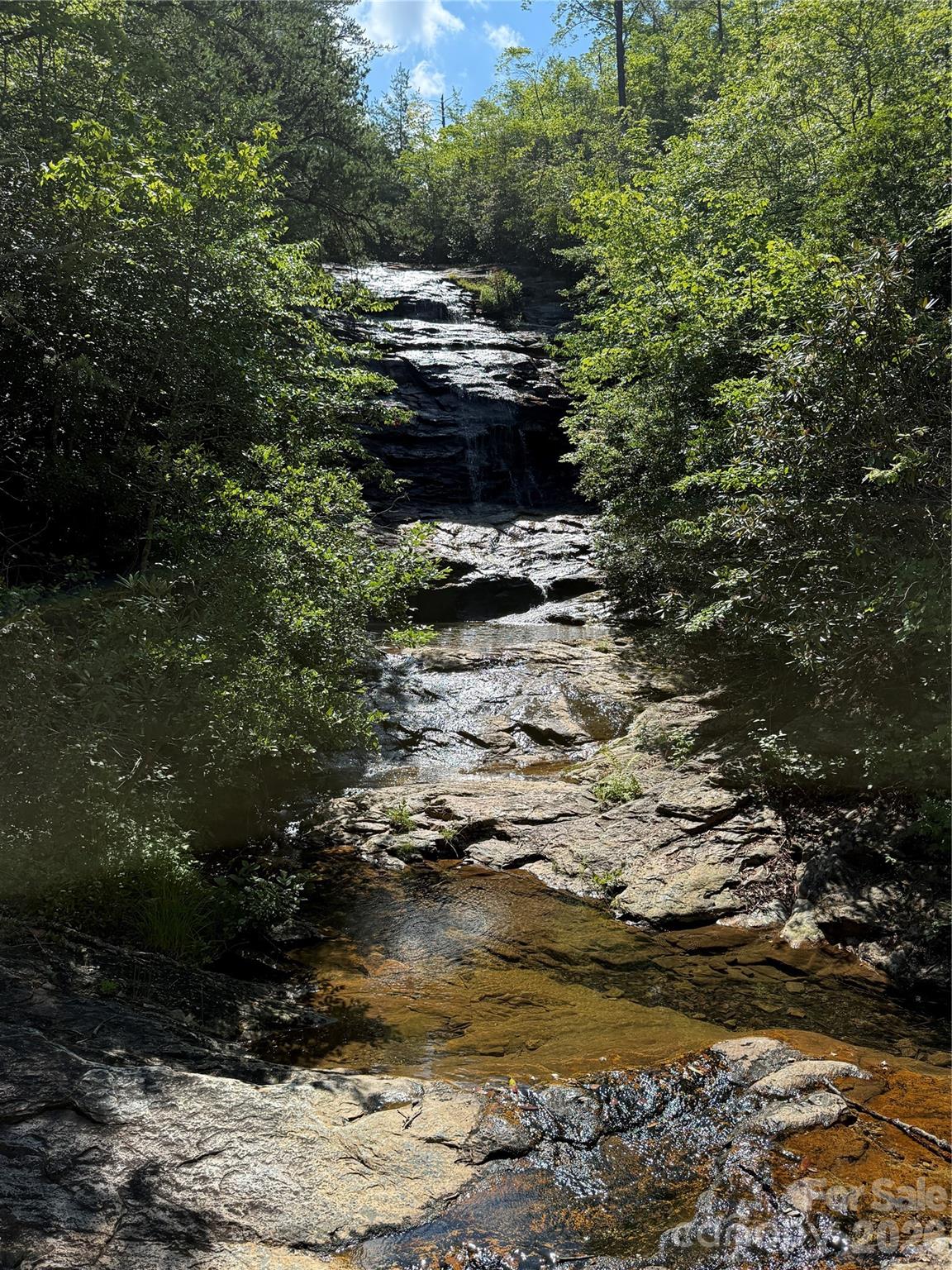 Waterfall in community - 999 Fox Ridge Trail, Marion