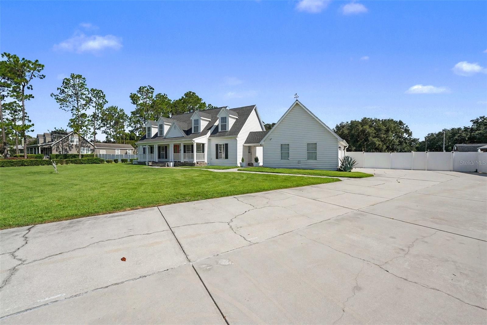 Single Family Residence at 100 SYLVANA CT, AUBURNDALE, photo 2 of 33