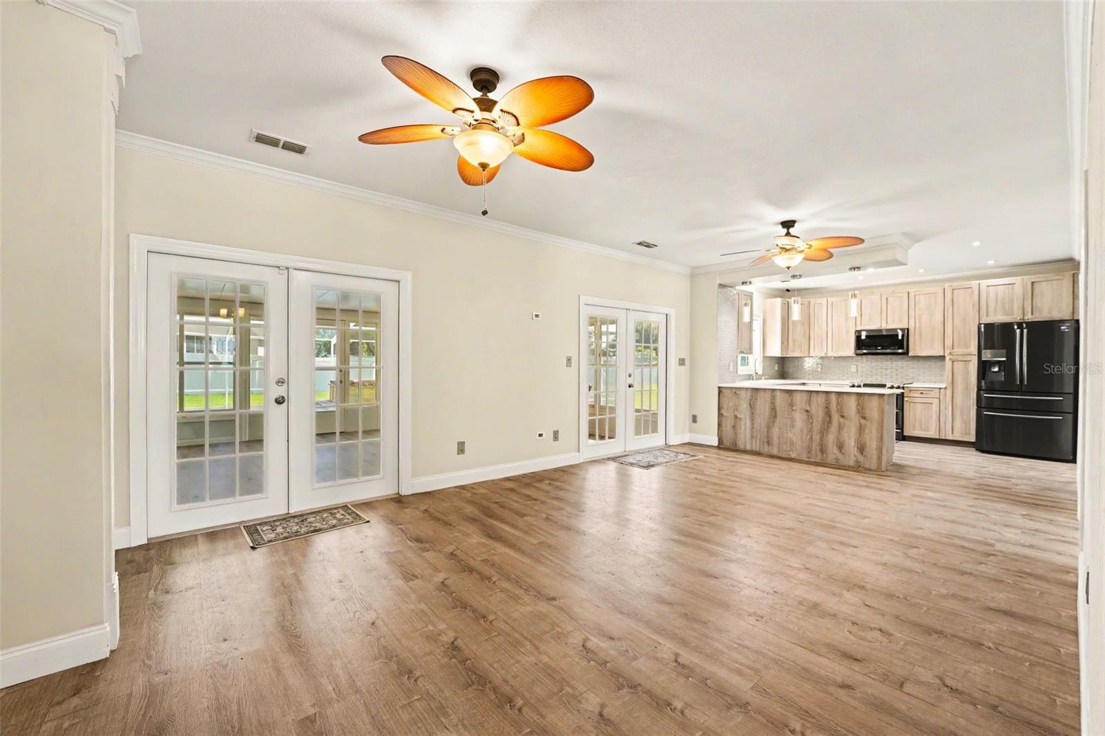 Single Family Residence at 100 SYLVANA CT, AUBURNDALE, photo 3 of 33