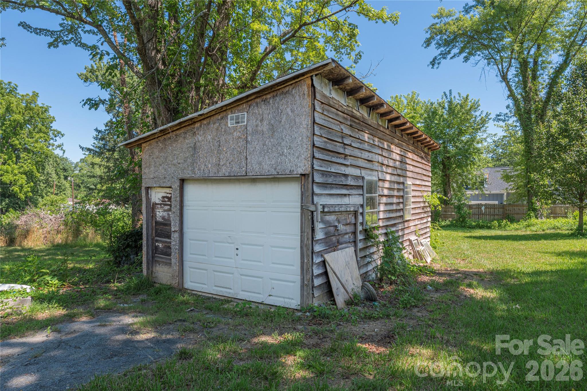 Single Family Residence at 308 Substation Street, Hendersonville, photo 2 of 17