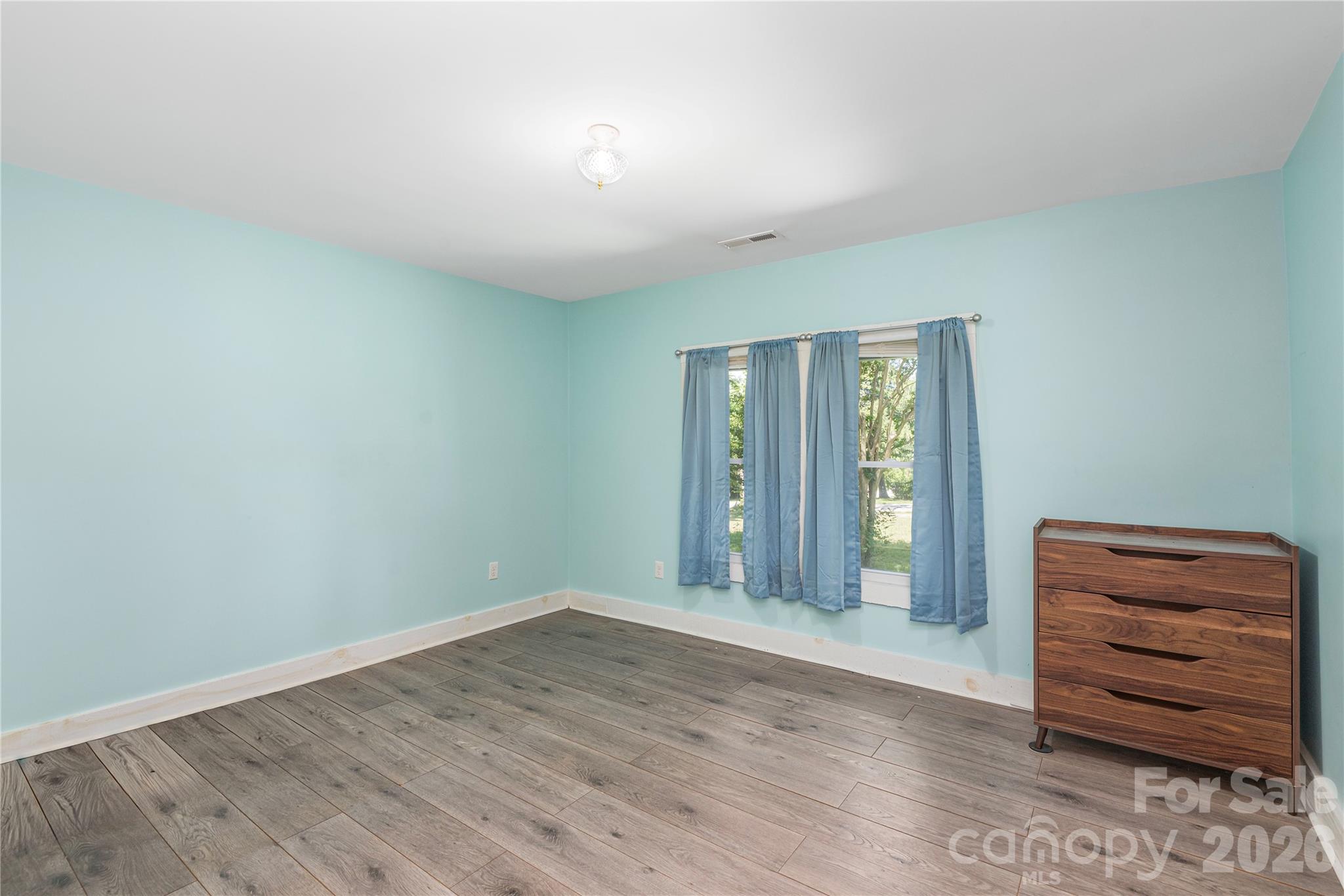 Single Family Residence at 308 Substation Street, Hendersonville, photo 8 of 17