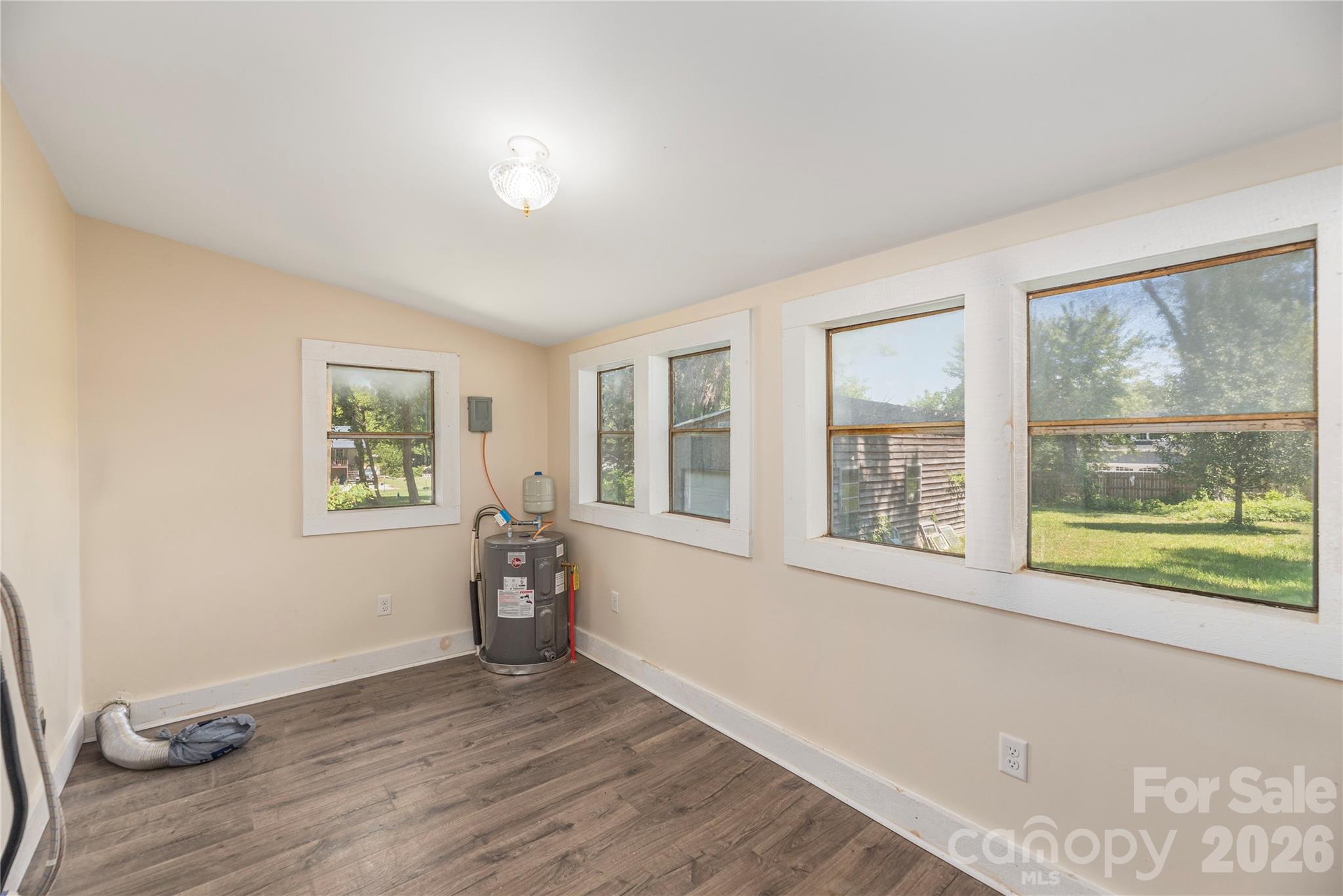 Single Family Residence at 308 Substation Street, Hendersonville, photo 10 of 17