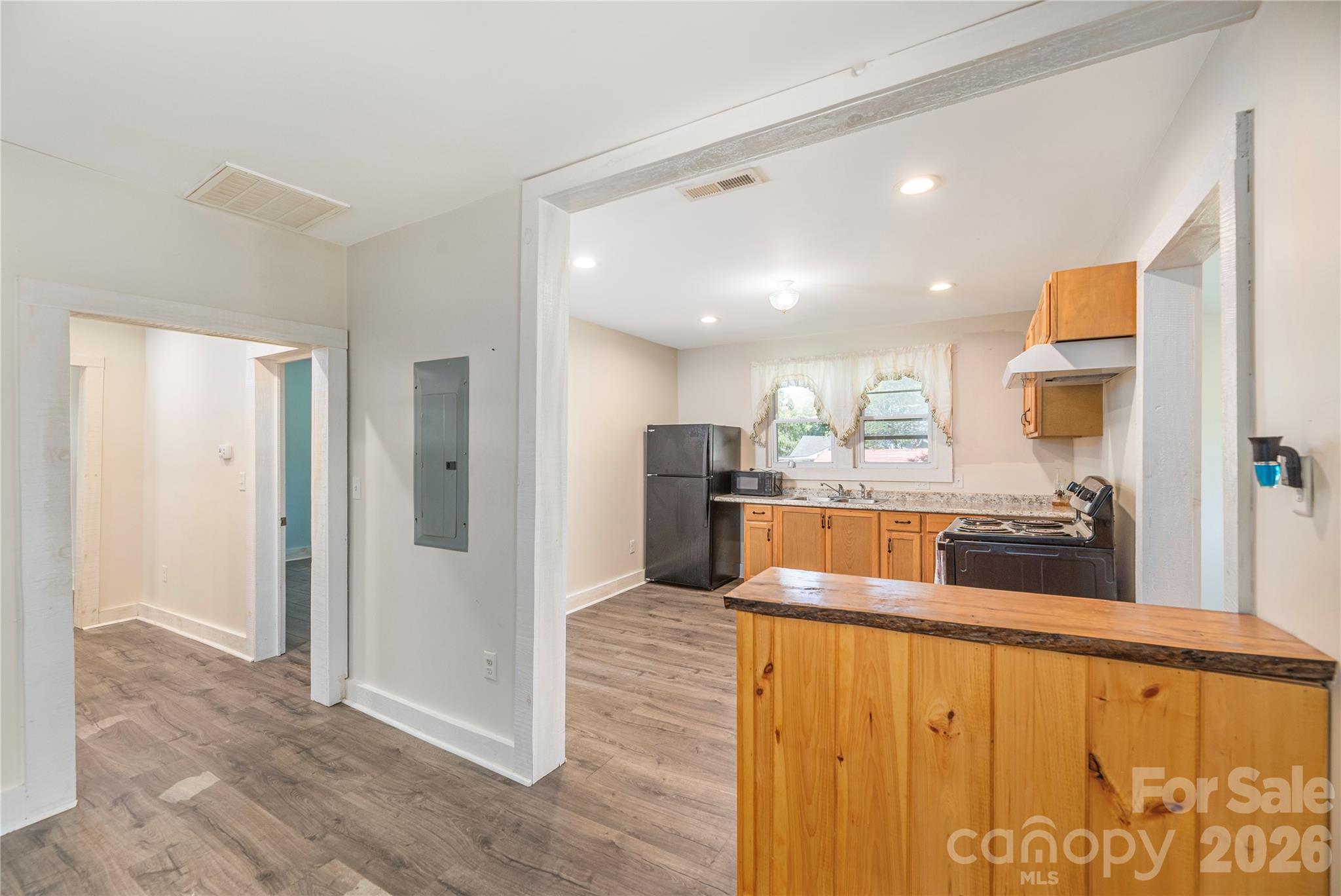 Single Family Residence at 308 Substation Street, Hendersonville, photo 12 of 17