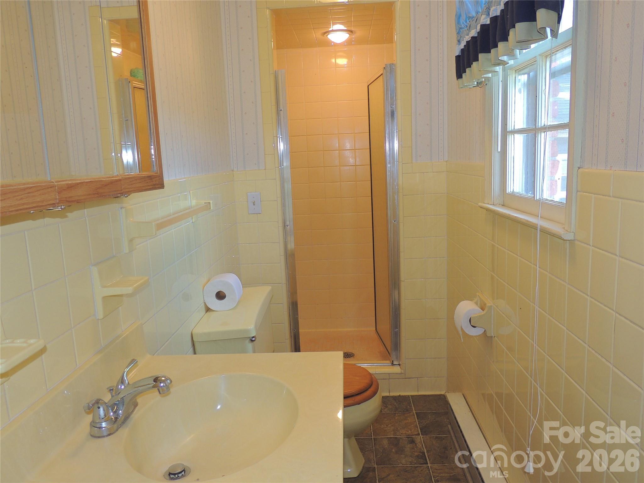 Primary Ensuite Bath - 632 Rock Corner Road, Forest City