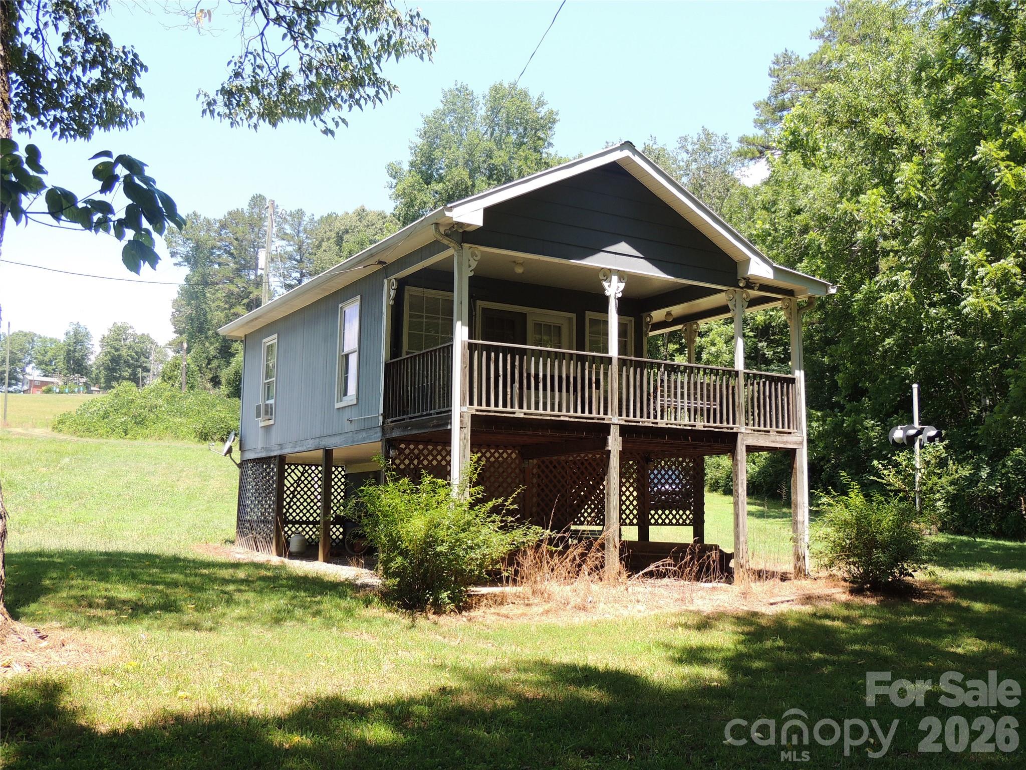 Guest House - 632 Rock Corner Road, Forest City