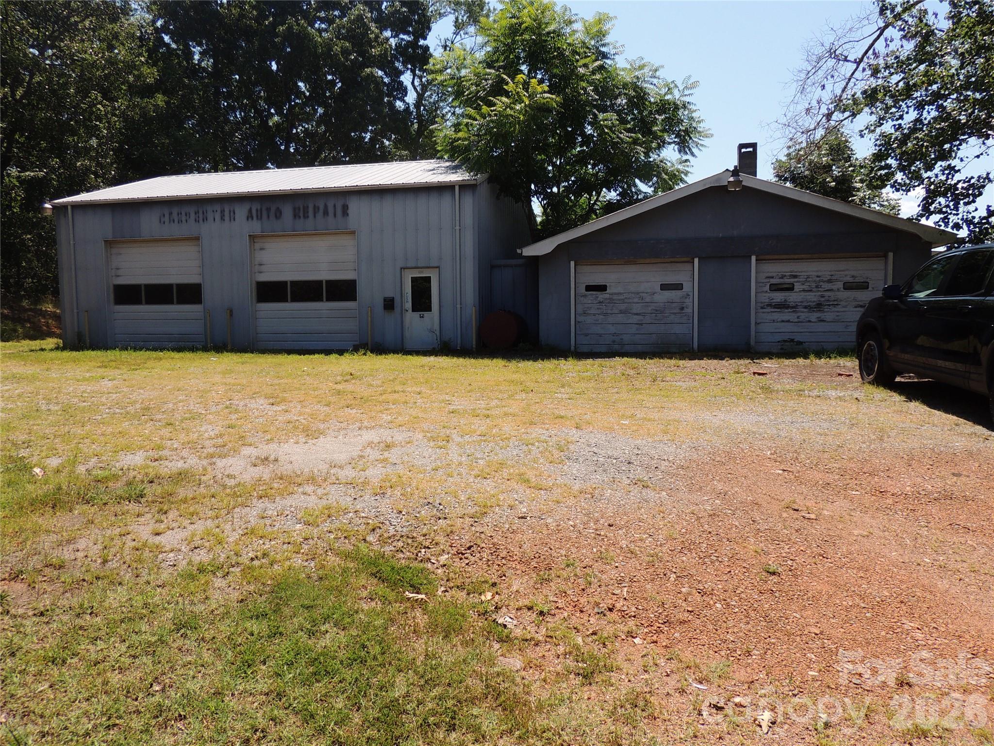 Automotive Garage - 632 Rock Corner Road, Forest City