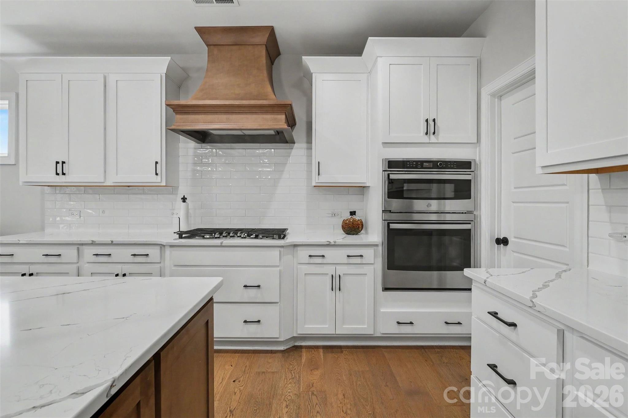 Kitchen Hood - 3826 Dahlia Drive, Harrisburg