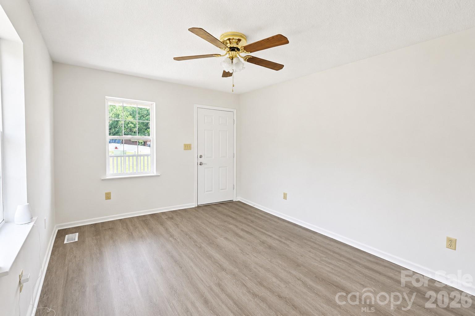 Single Family Residence at 4843 Mayfield Drive, Granite Falls, photo 14 of 32