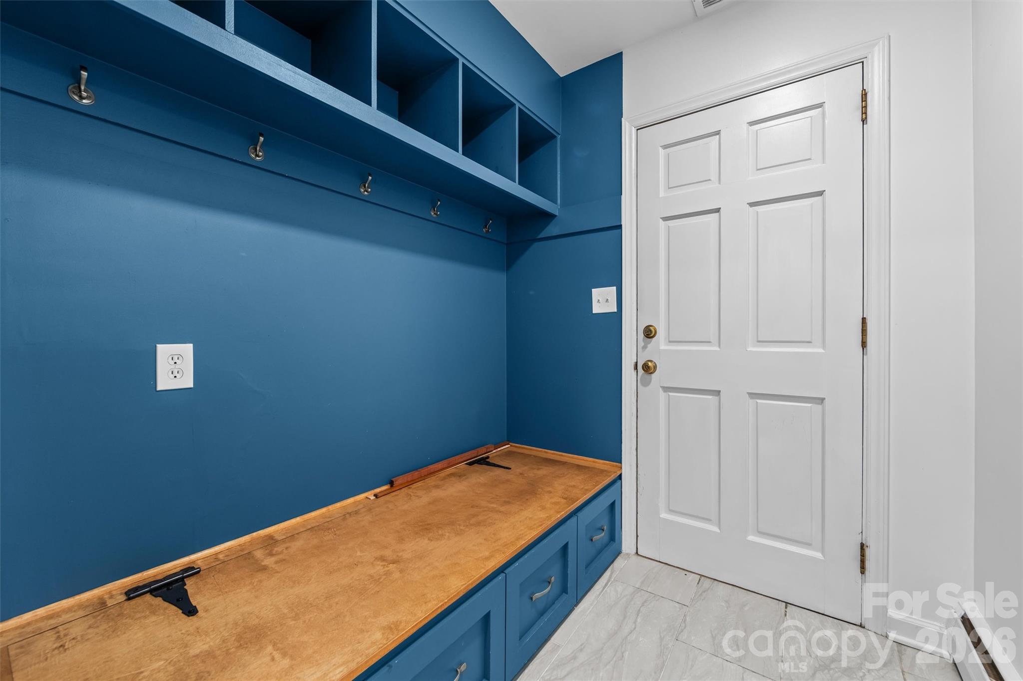 Mud Room - 21 Hamburg Drive, Weaverville