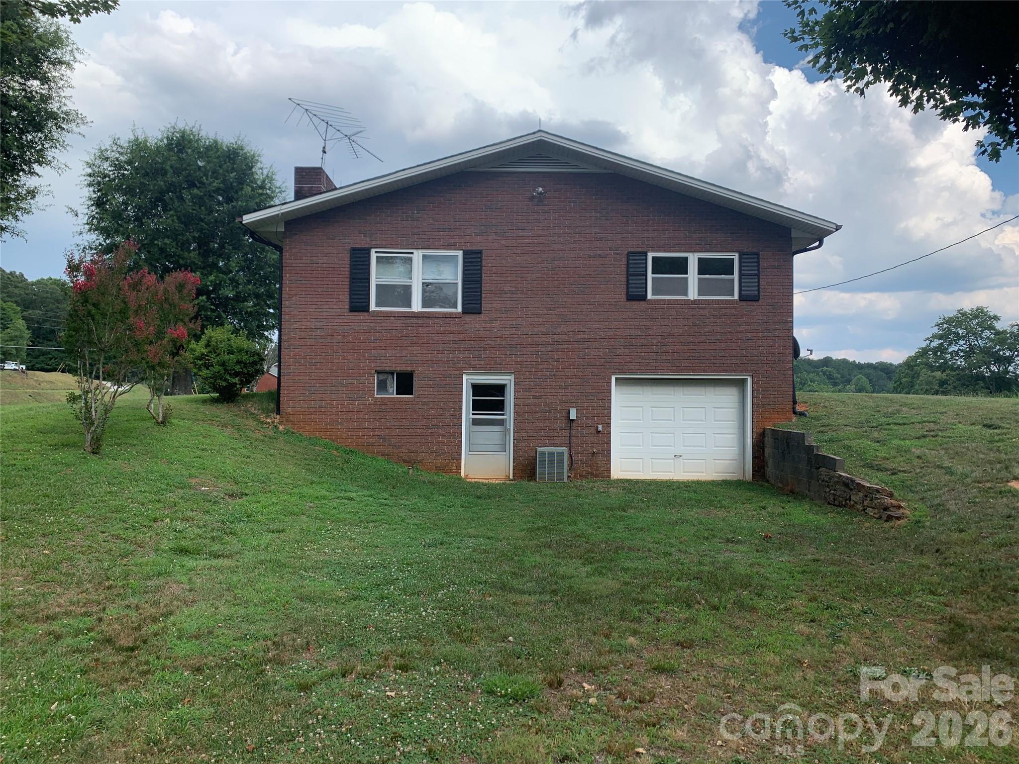 Single Family Residence at 6285 Nc 16 Highway N, Taylorsville, photo 5 of 42