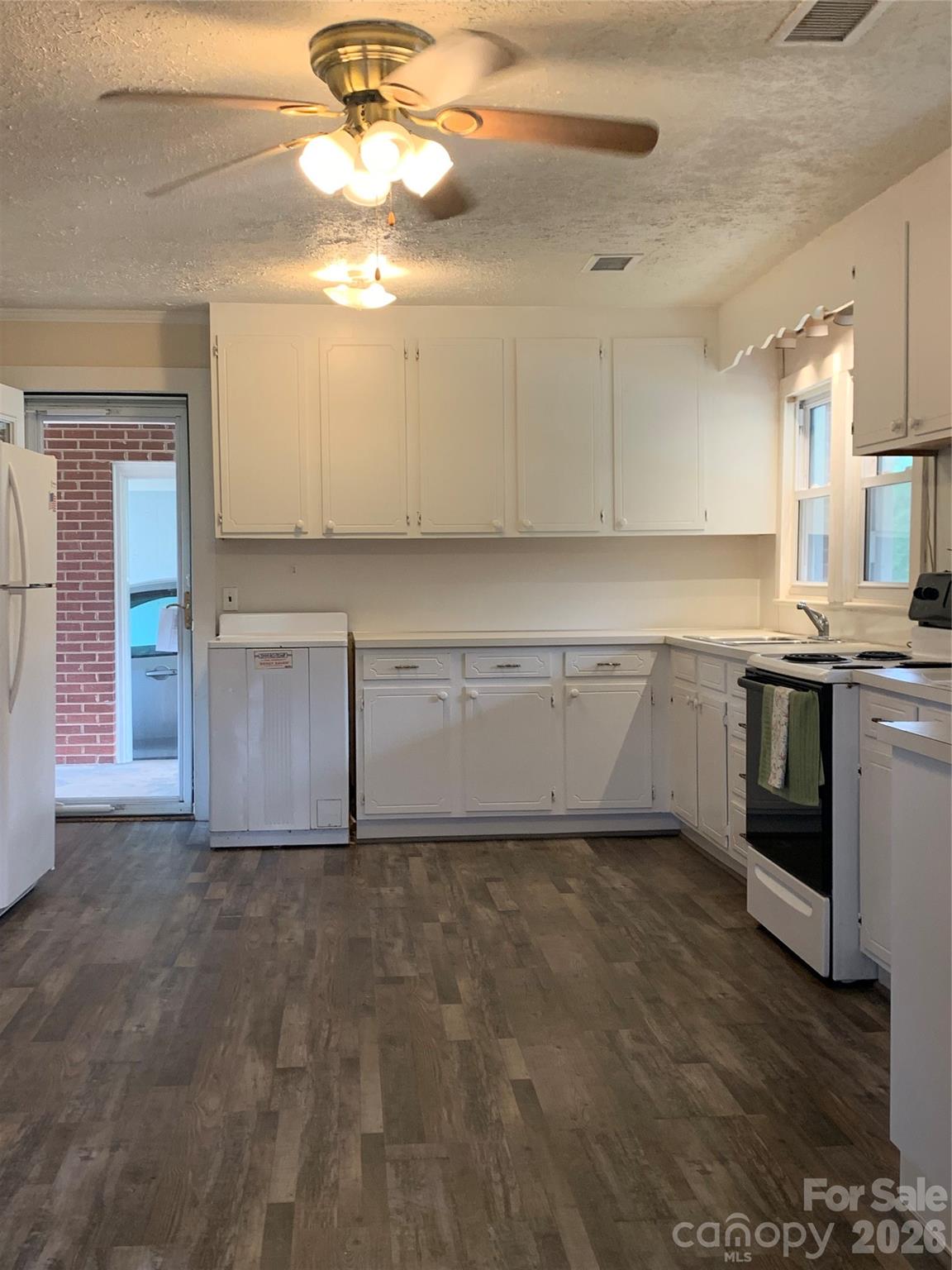 Single Family Residence at 6231 Nc 16 Highway N, Taylorsville, photo 14 of 29