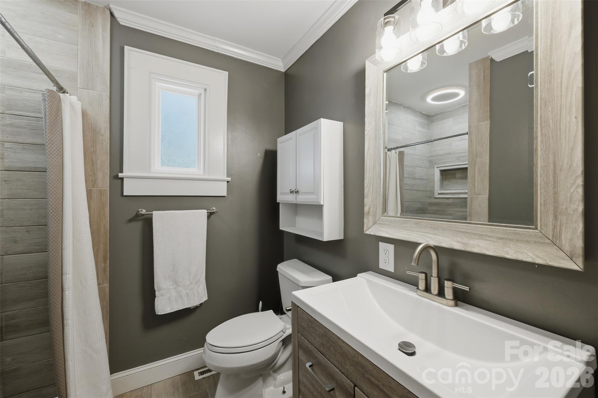 Single Family Residence at 104 31st Avenue NE, Hickory, photo 30 of 44