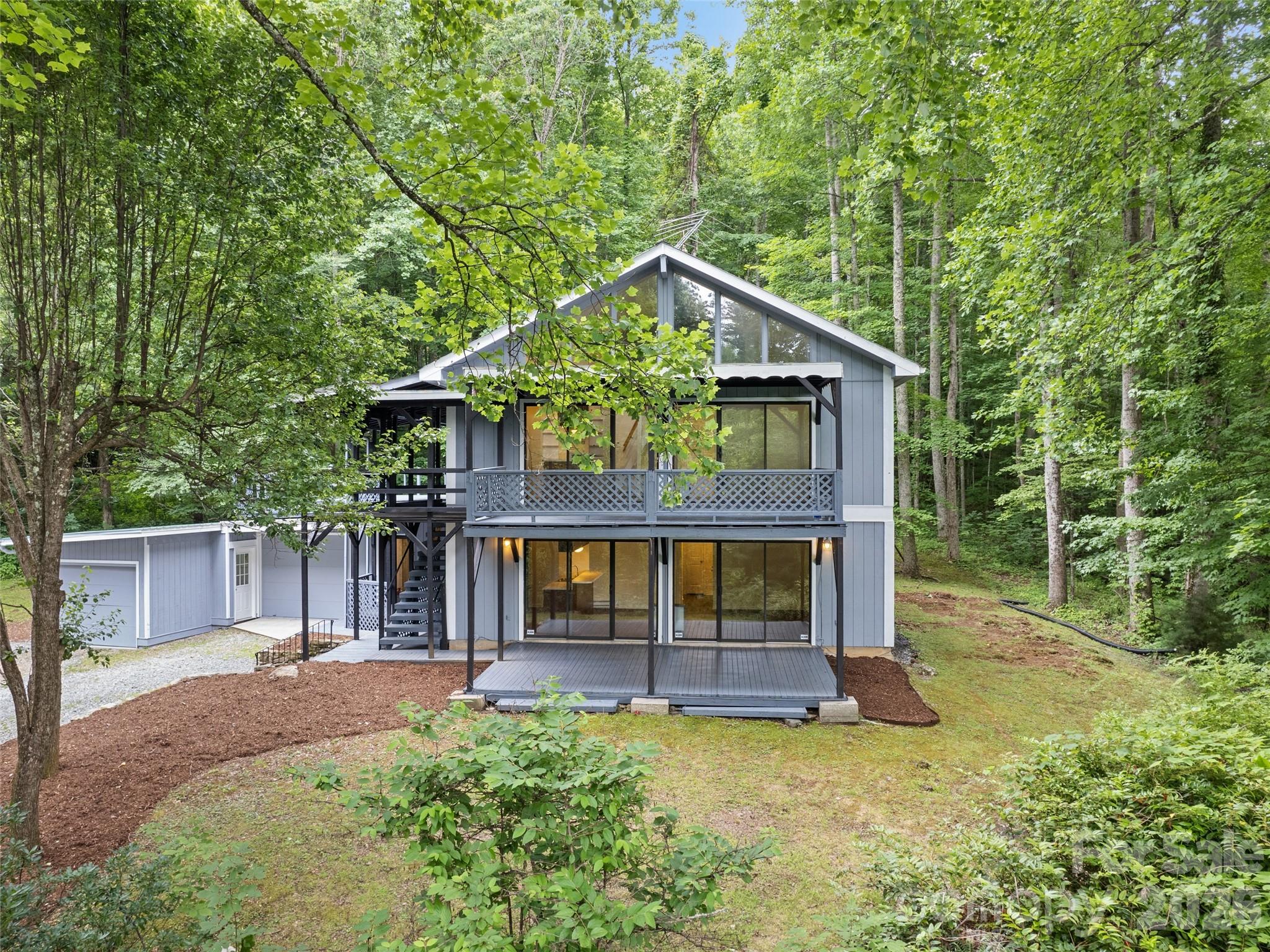 Single Family Residence at 80 Merrie Way, Waynesville, photo 2 of 48