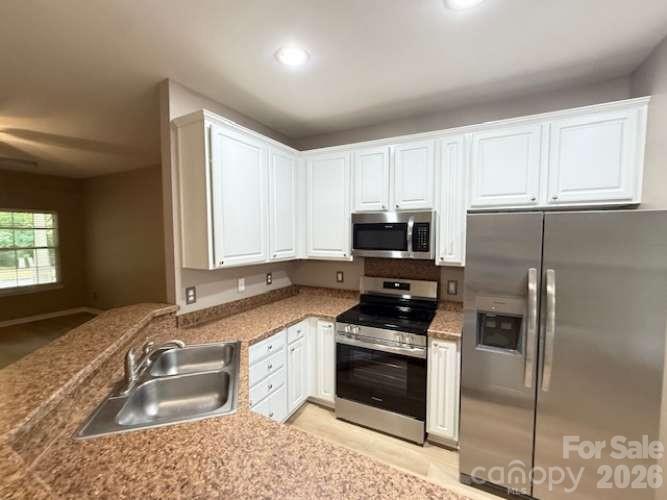 Townhouse at 17439 Caldwell Track Drive, Cornelius, photo 9 of 26