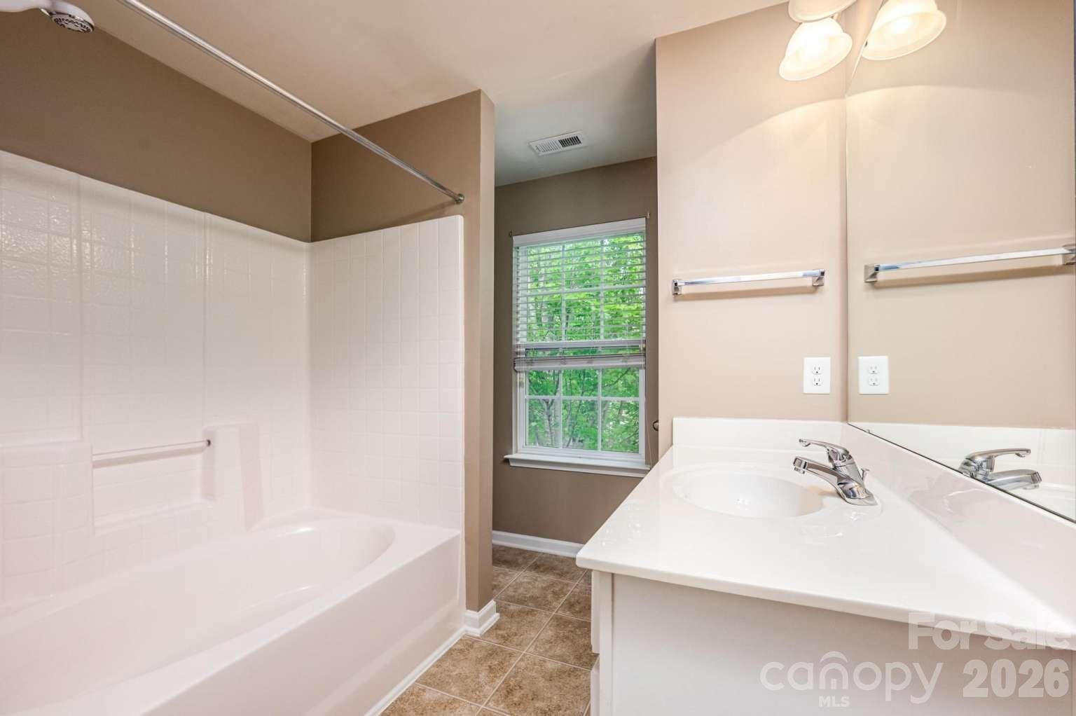 Townhouse at 17439 Caldwell Track Drive, Cornelius, photo 18 of 26