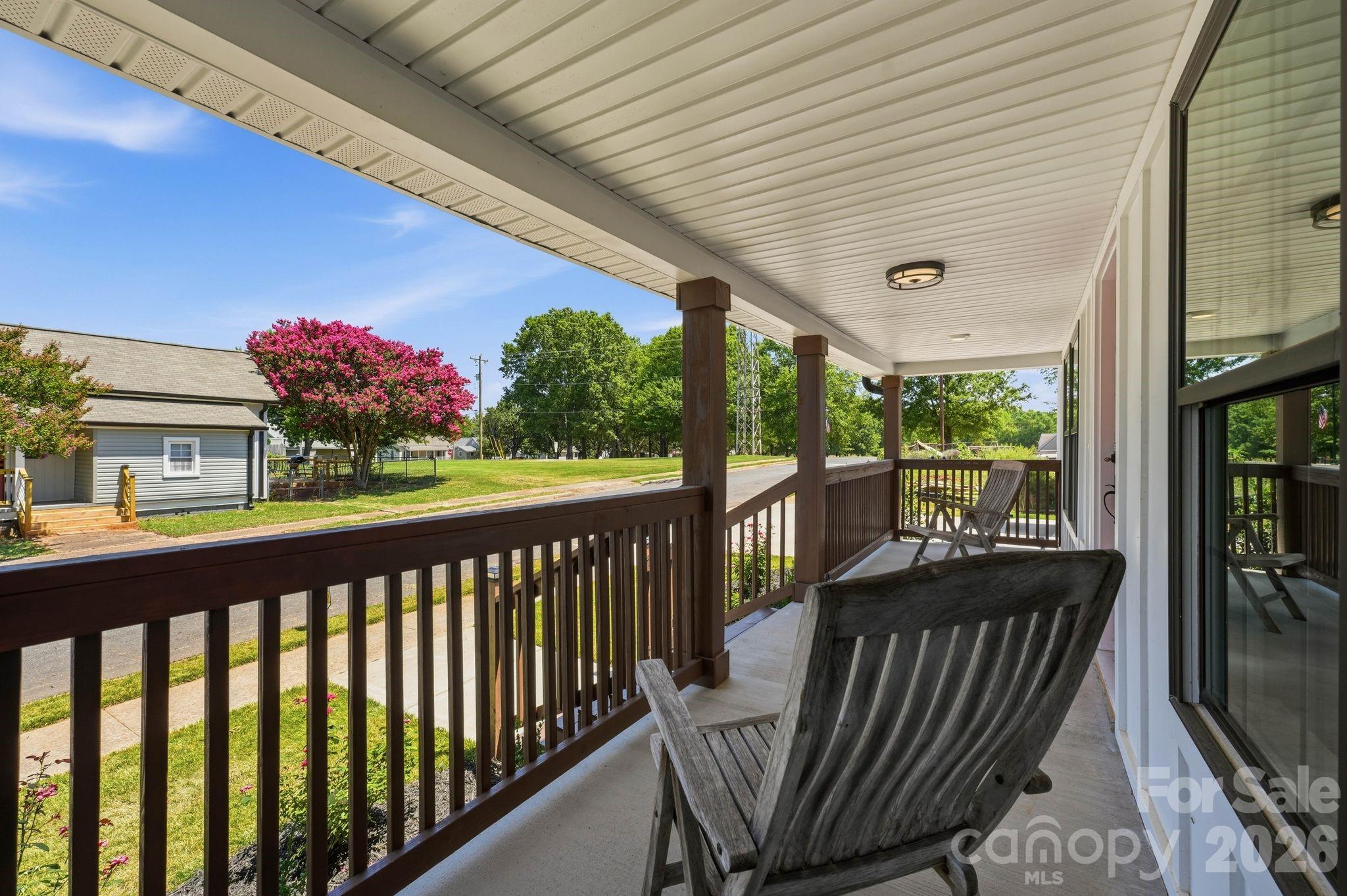 Single Family Residence at 203 Lee Street, Fort Mill, photo 4 of 38