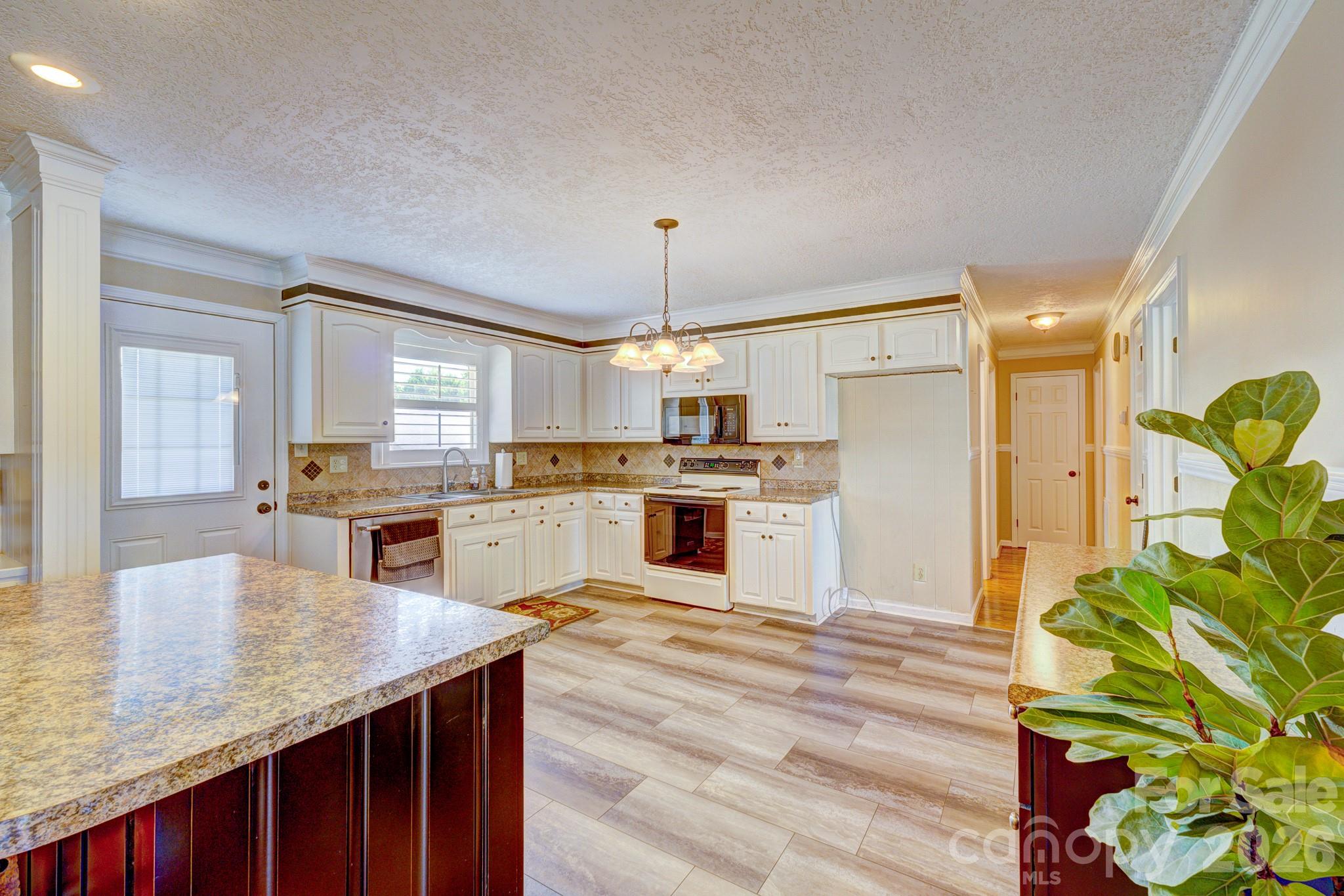 Single Family Residence at 1014 Ranbar Street, Cherryville, photo 6 of 16