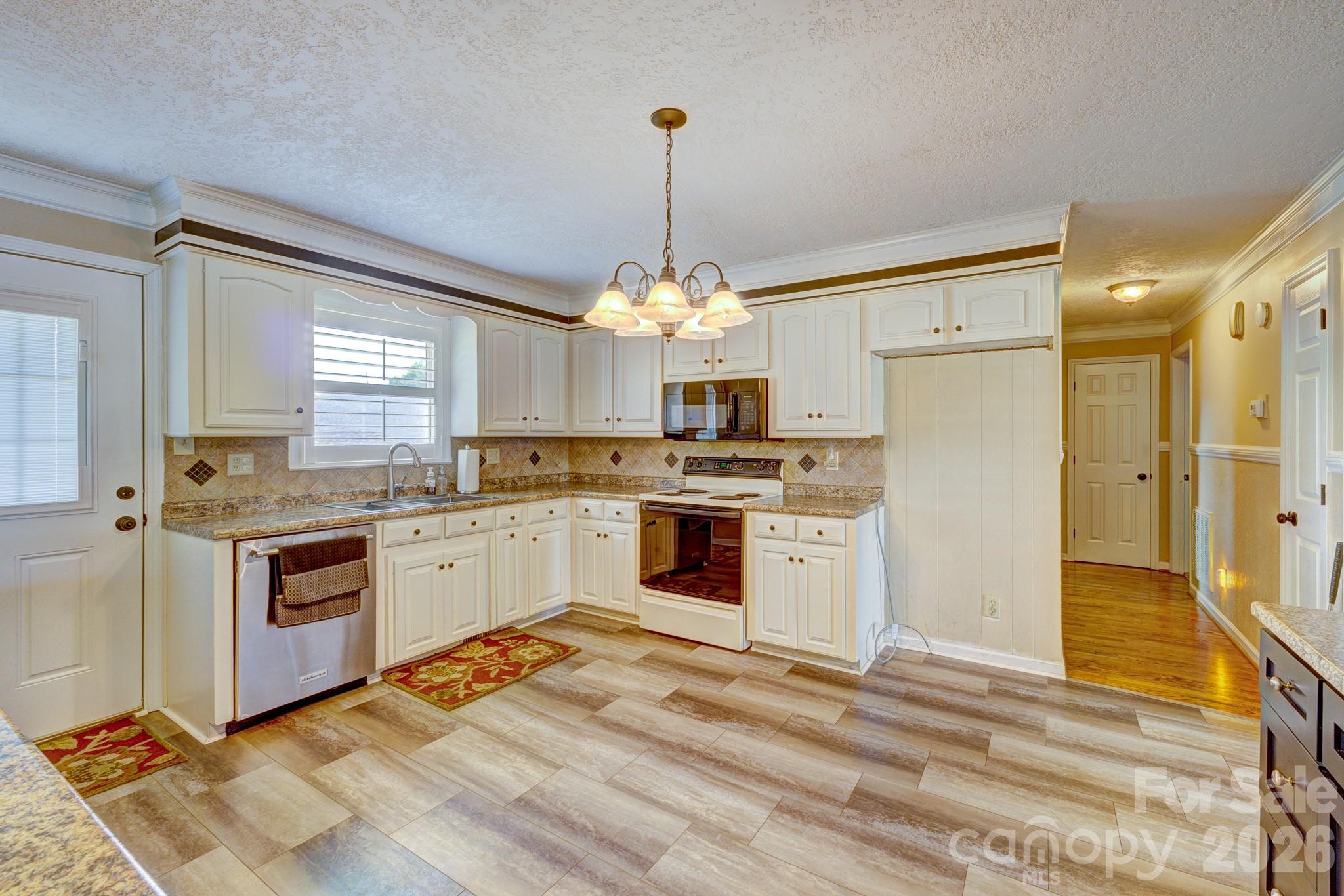 Single Family Residence at 1014 Ranbar Street, Cherryville, photo 9 of 16