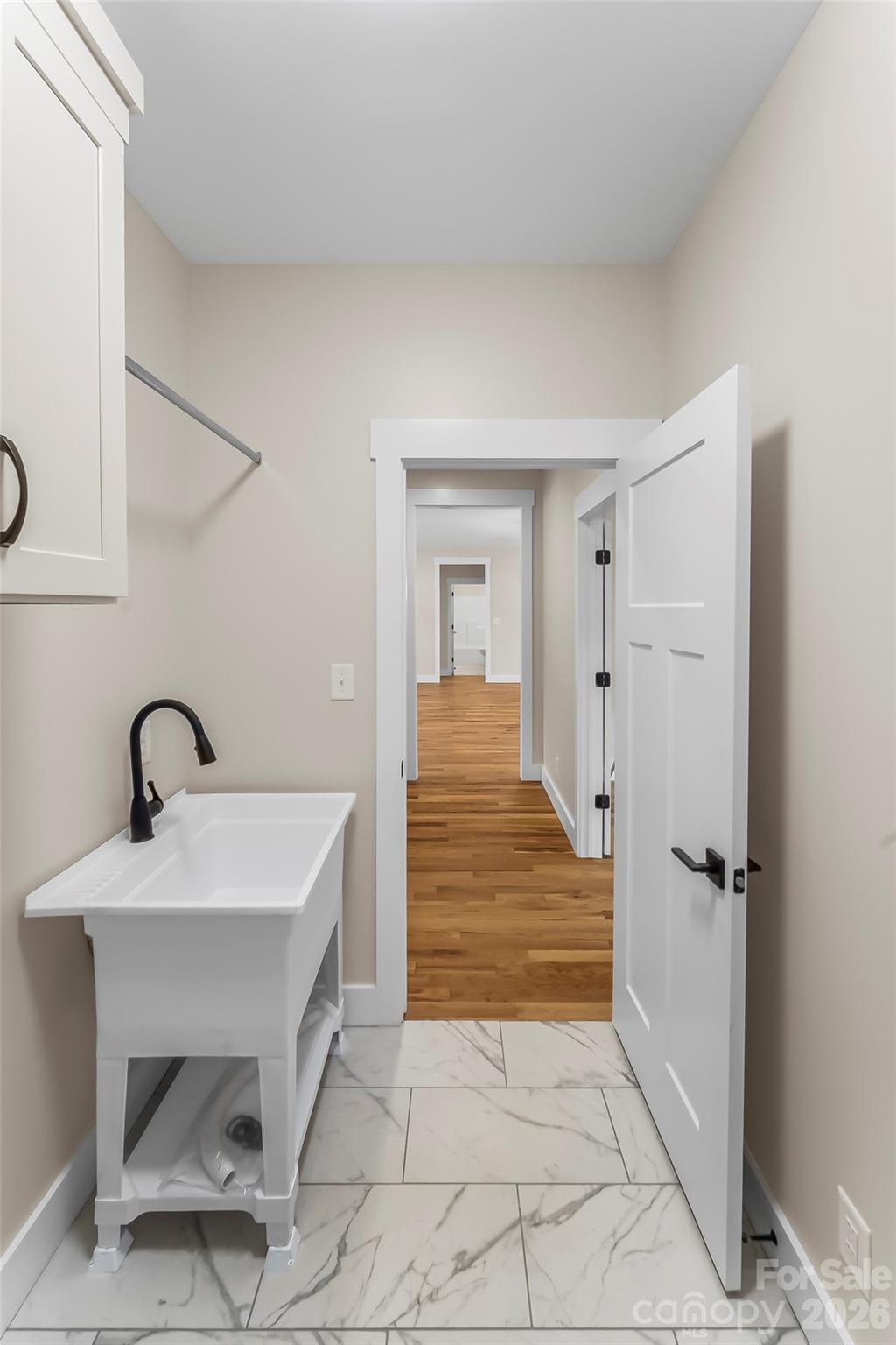 Laundry - 2456 Saratoga Run, Morganton