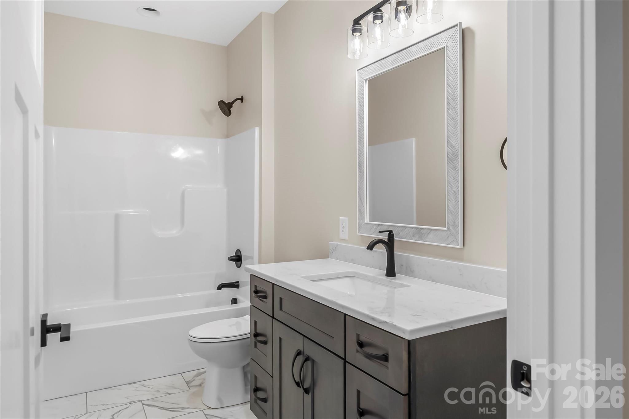 Shared Bath - 2456 Saratoga Run, Morganton