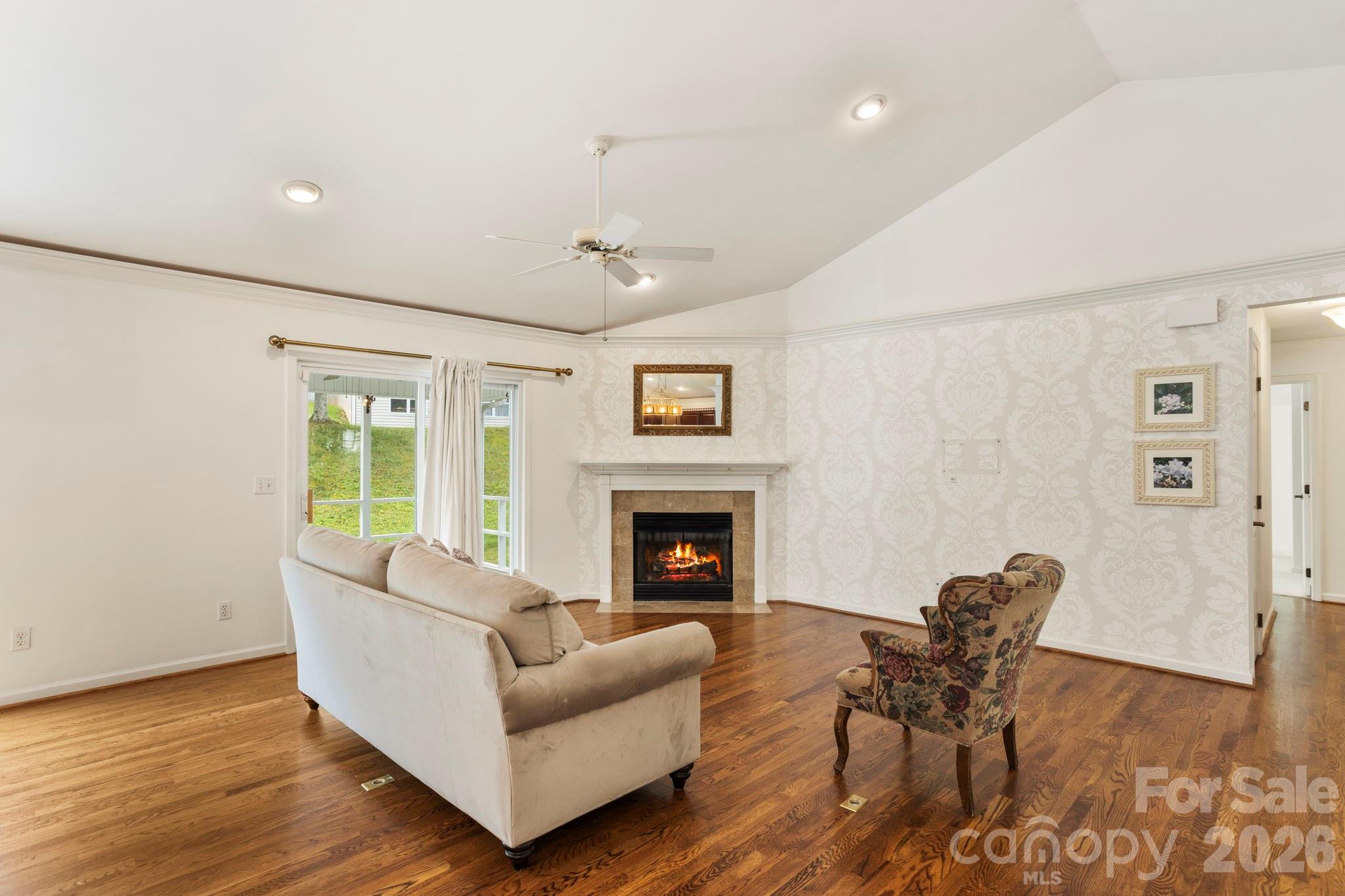 Townhouse at 315 Charlestown Drive, Hendersonville, photo 7 of 30