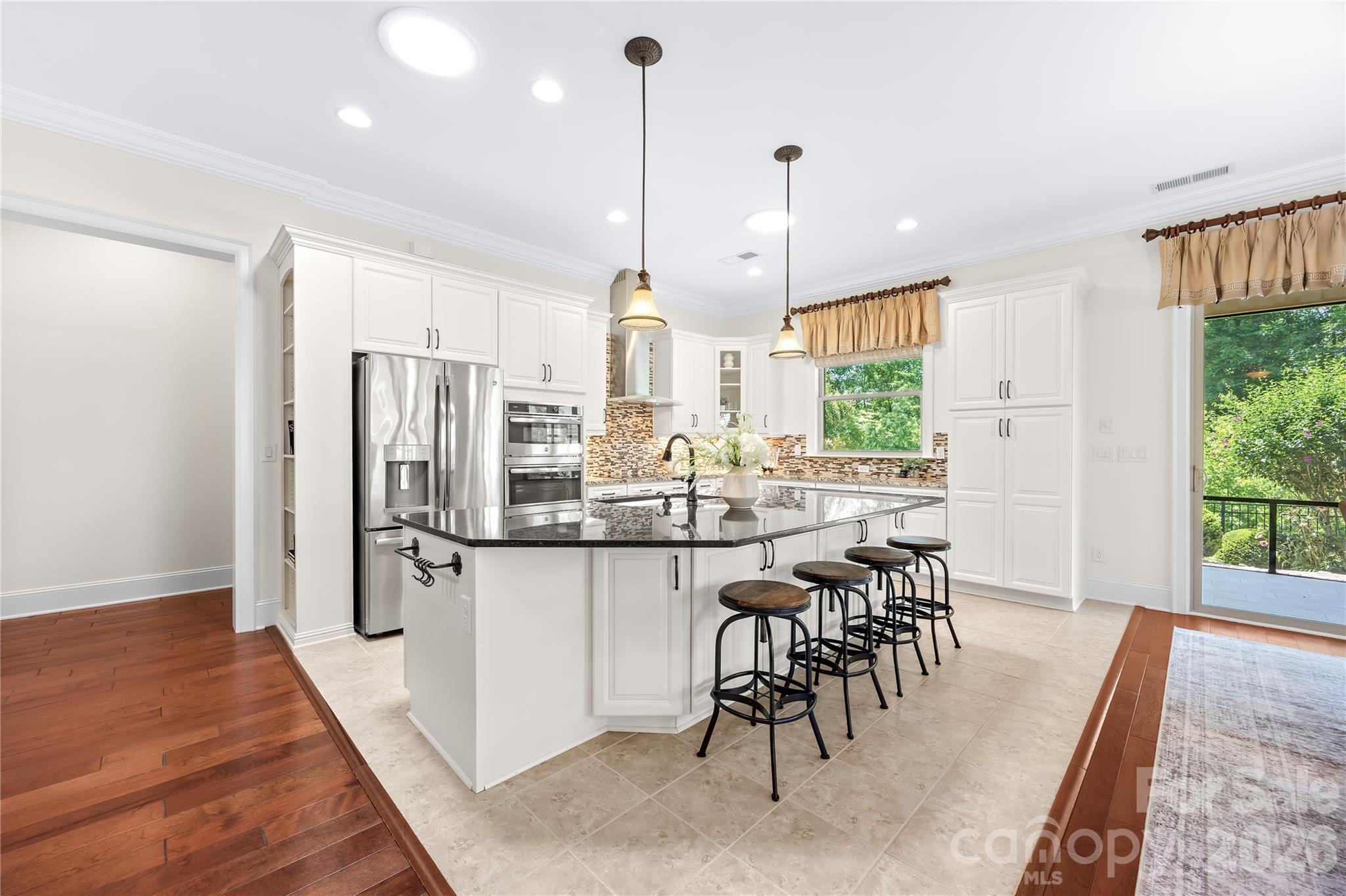 Single Family Residence at 124 Chimney Rock Court, Denver, photo 11 of 47