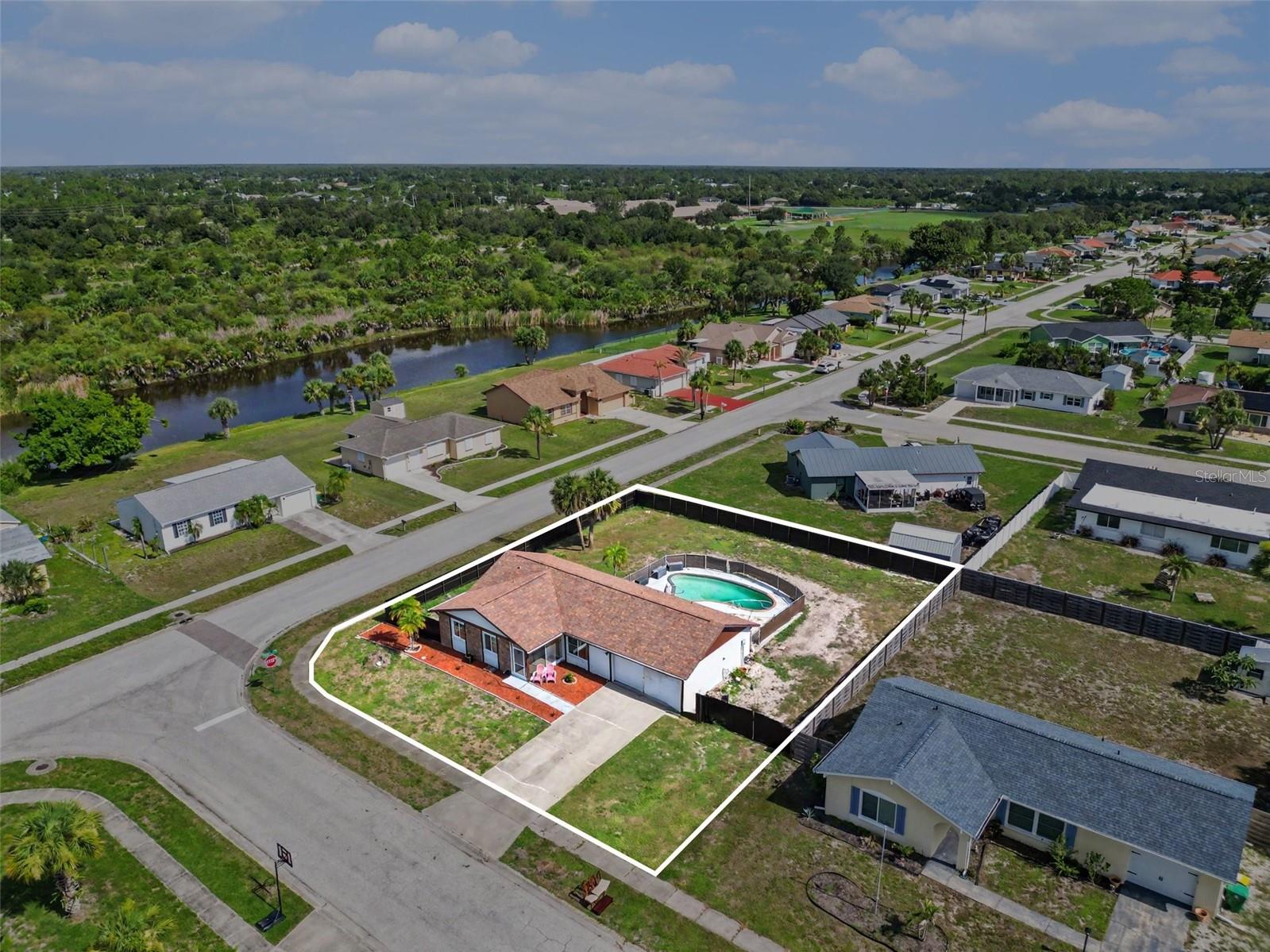Large corner lot. 0.31 acres - 13238 FOWLER AVE, PORT CHARLOTTE