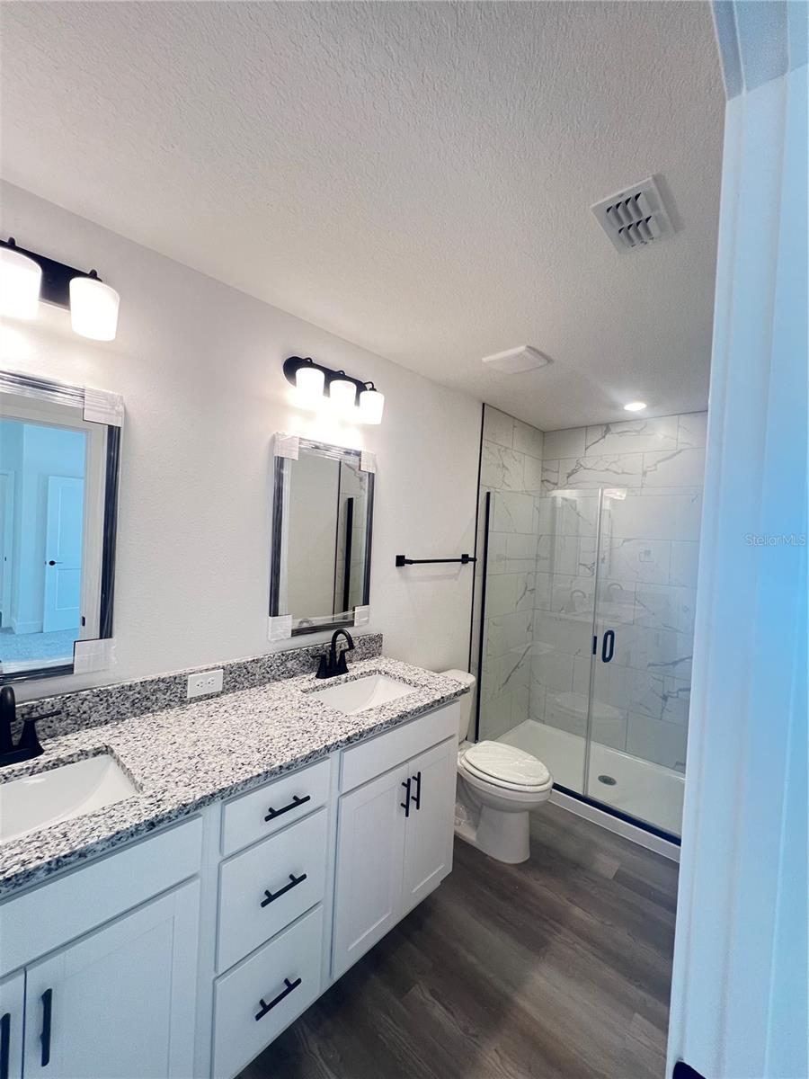 master bathroom - 9443 HIGHLAND HILLS DR ST, HUDSON