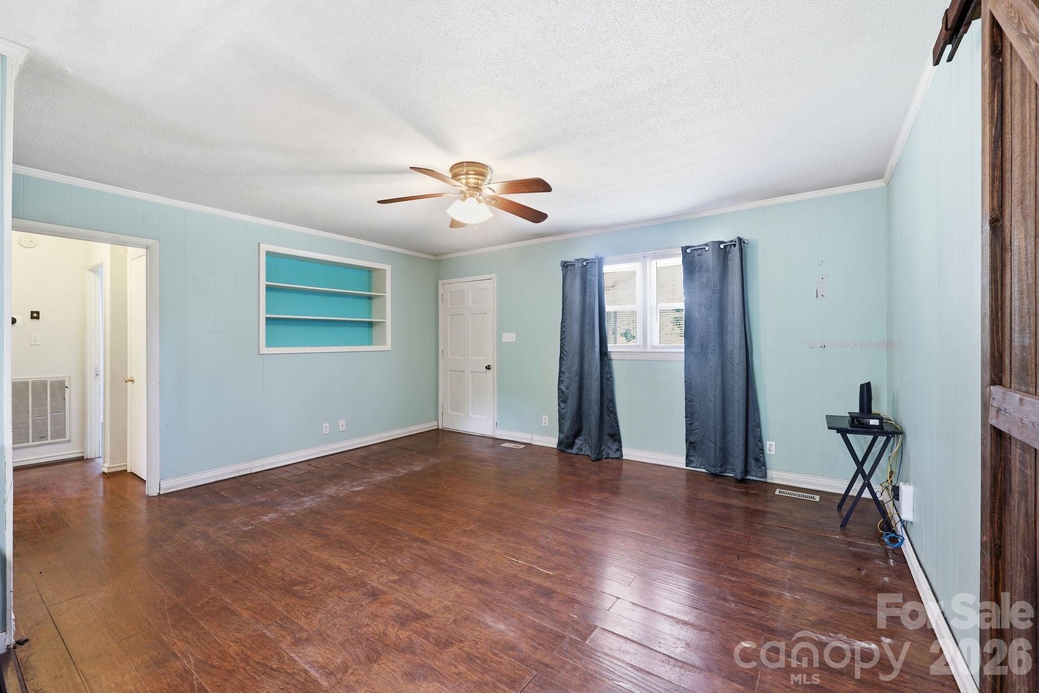 Family Room - 355 Swink Avenue, Salisbury