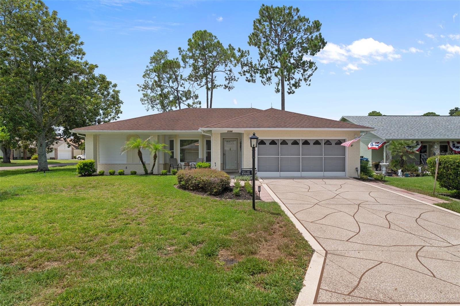 7196 CROWN OAKS DR