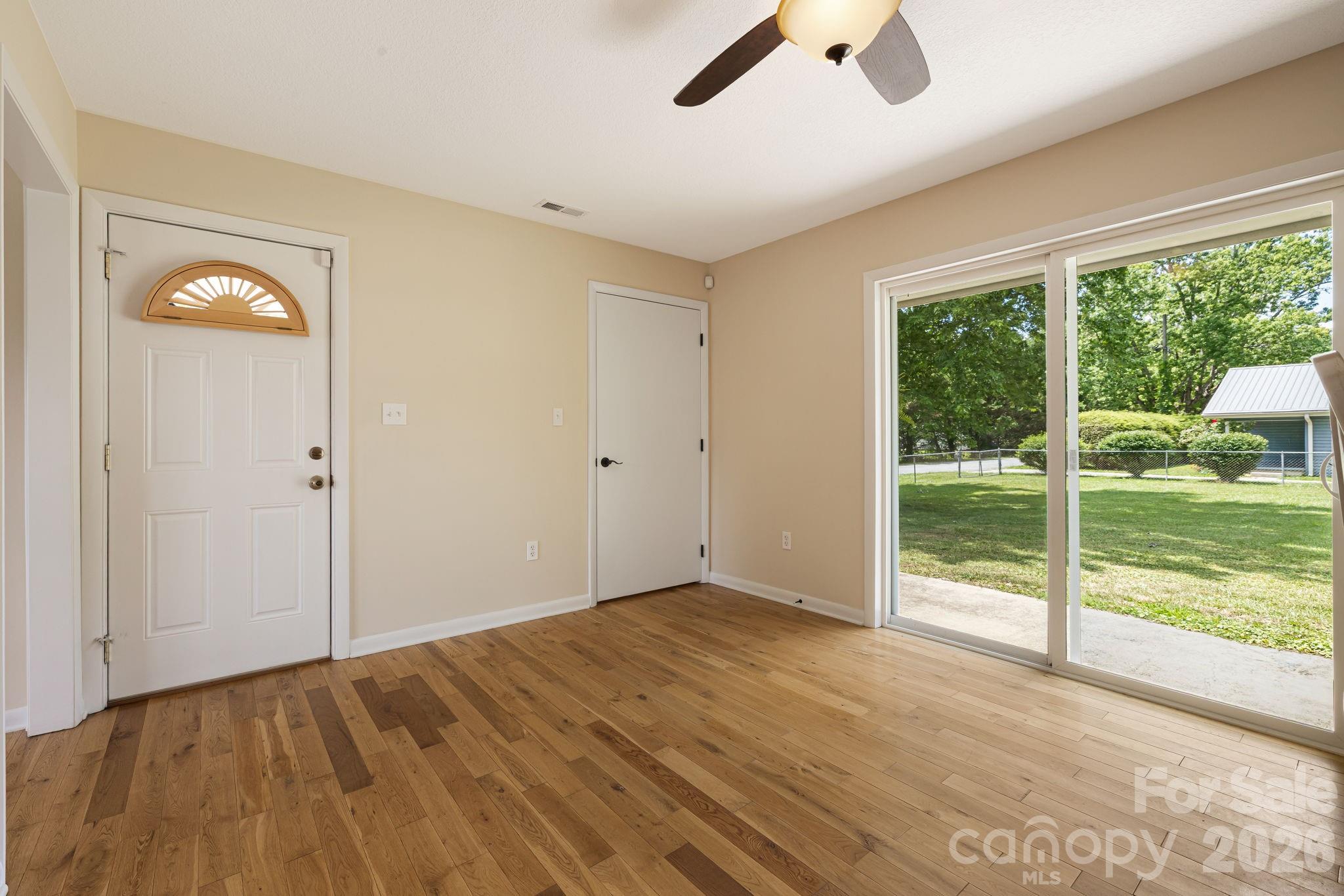 Single Family Residence at 490 ecusta Road, Brevard, photo 9 of 25