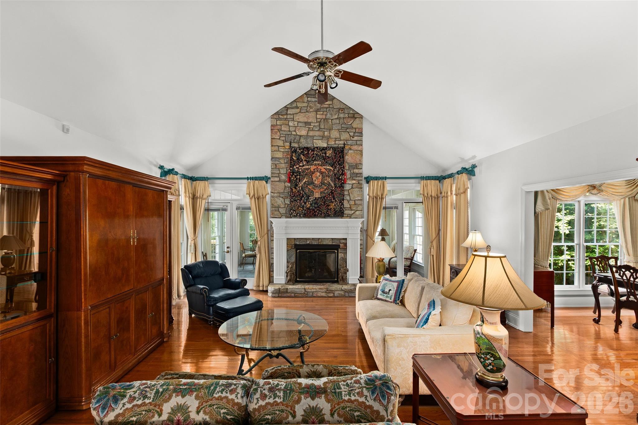 Single Family Residence at 217 Riverwood Drive, Lewisville, photo 5 of 46