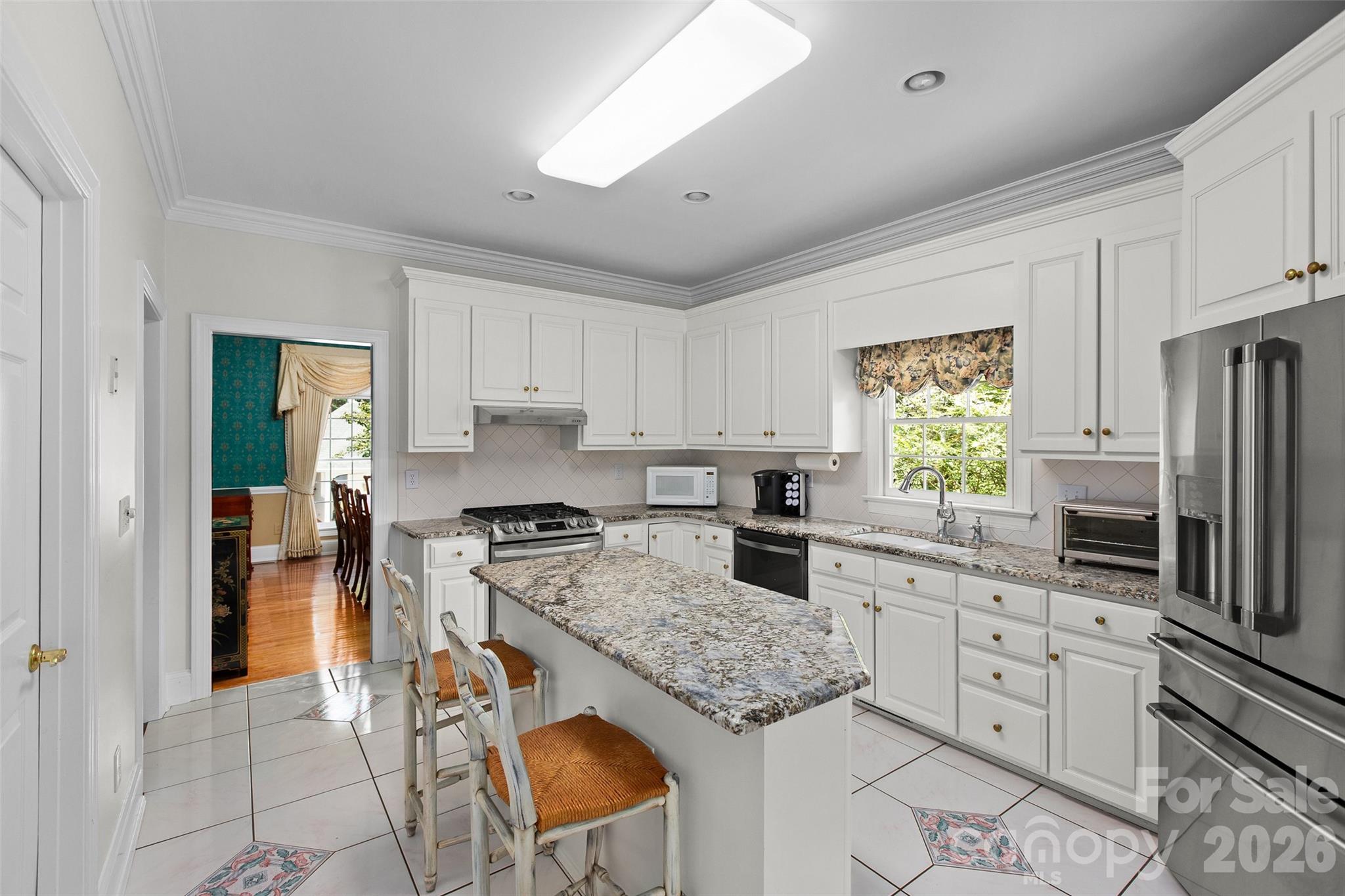 Single Family Residence at 217 Riverwood Drive, Lewisville, photo 12 of 46