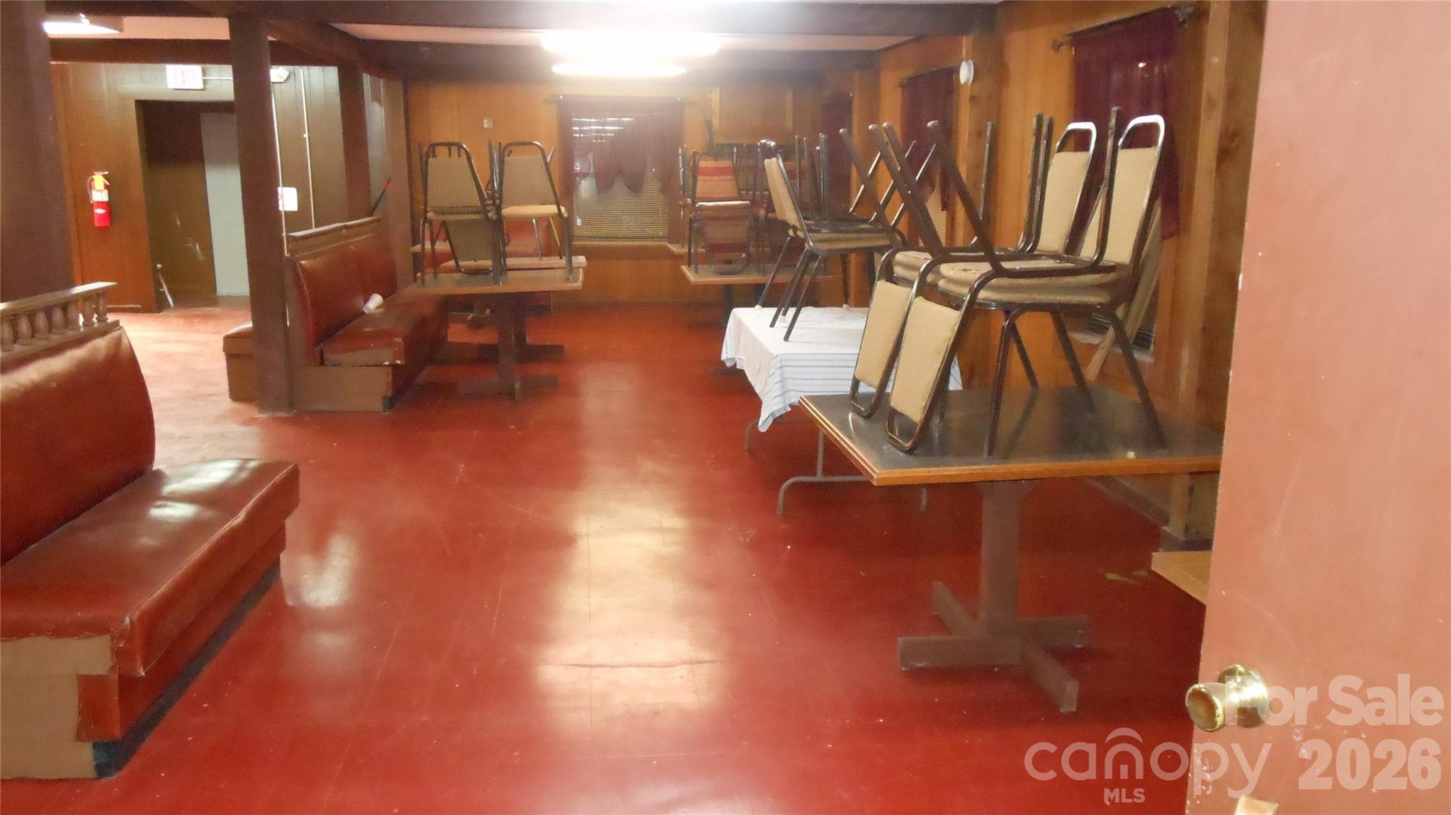 Left front dining room - 1553 S Battleground Avenue, Kings Mountain