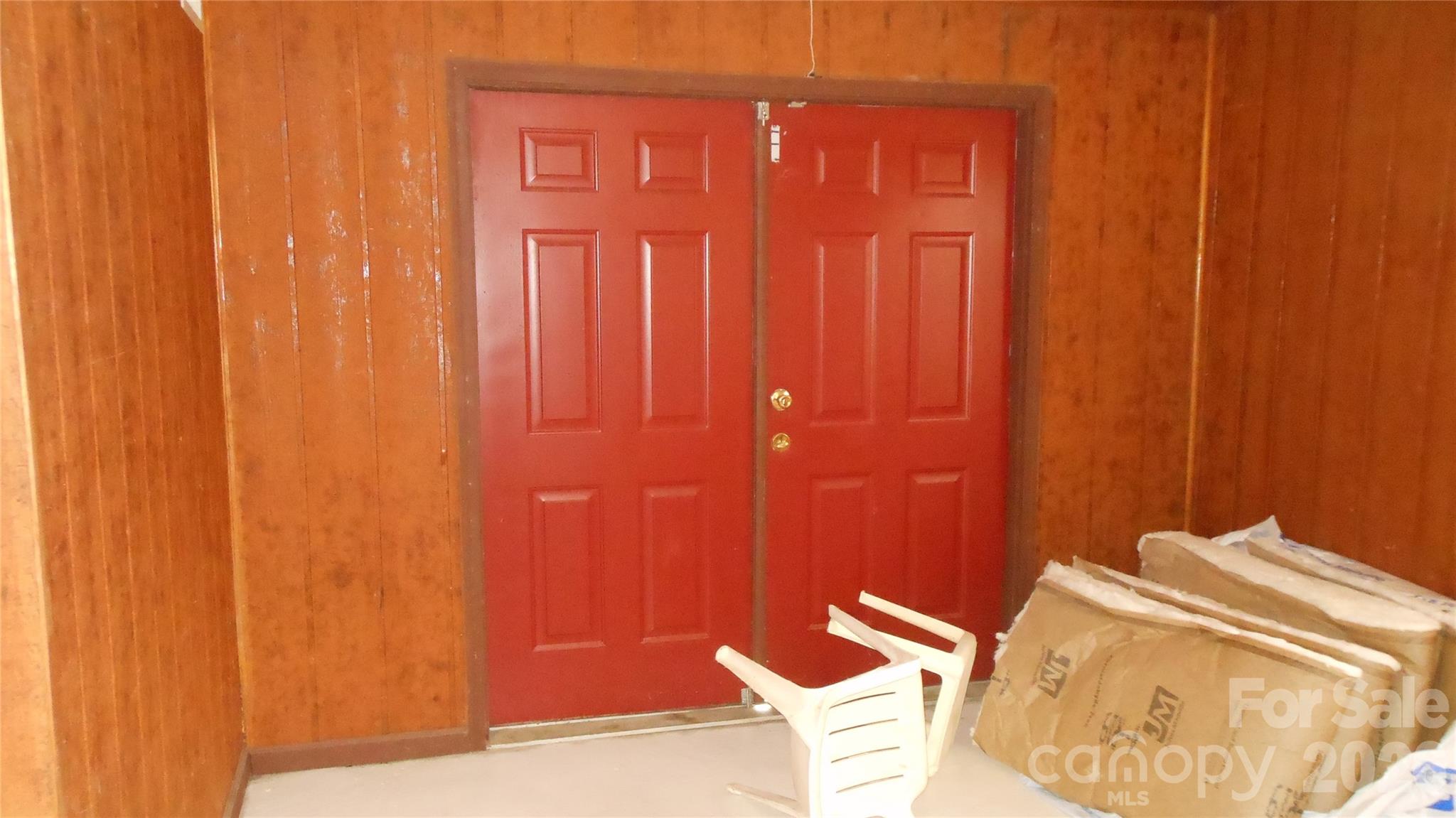 Rear room storage arealoading dock - 1553 S Battleground Avenue, Kings Mountain